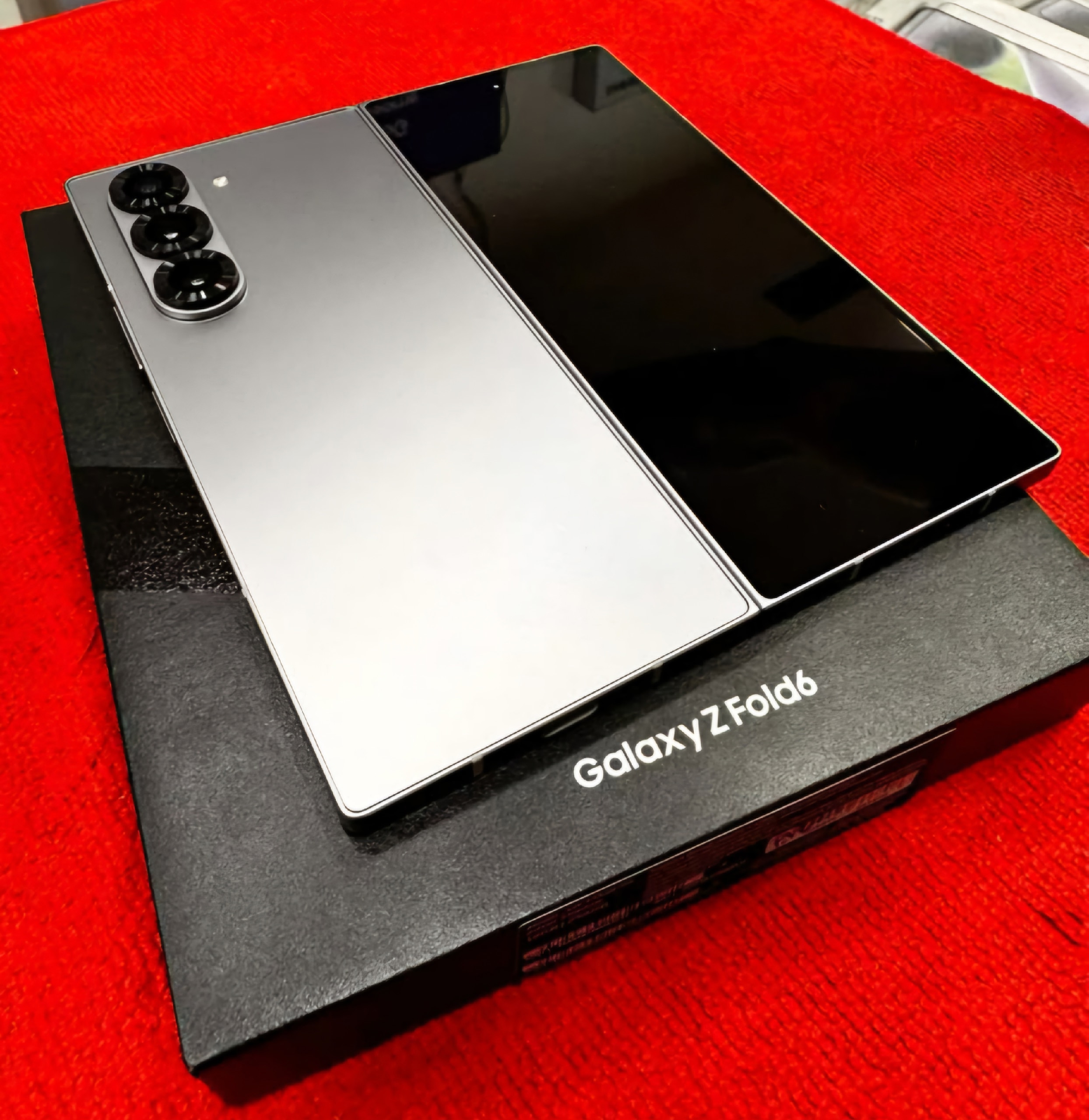 Продажа Samsung Galaxy Z Fold (1)