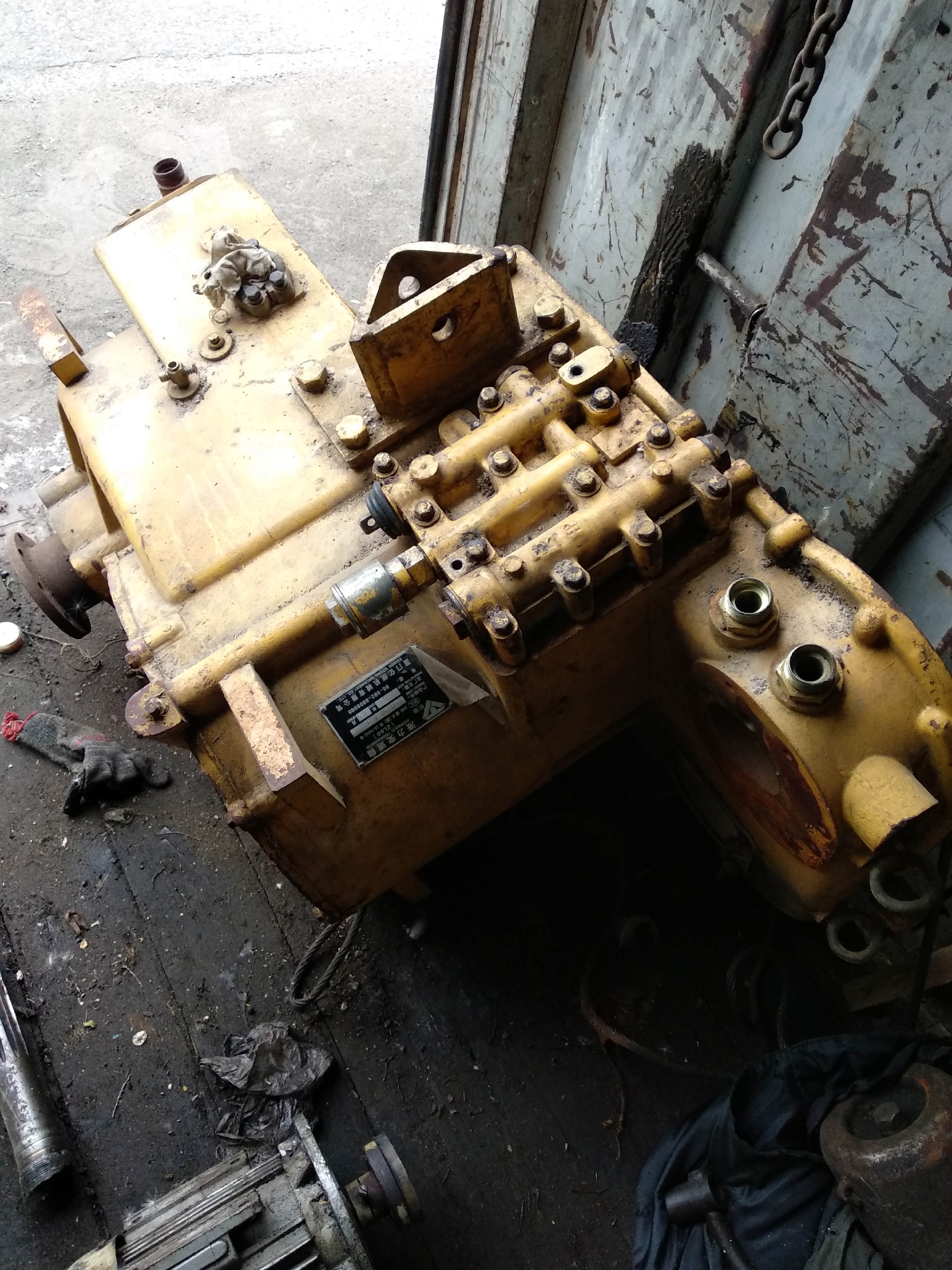 Запчасти для фронтальных погрузчиков Предлагаются (4)