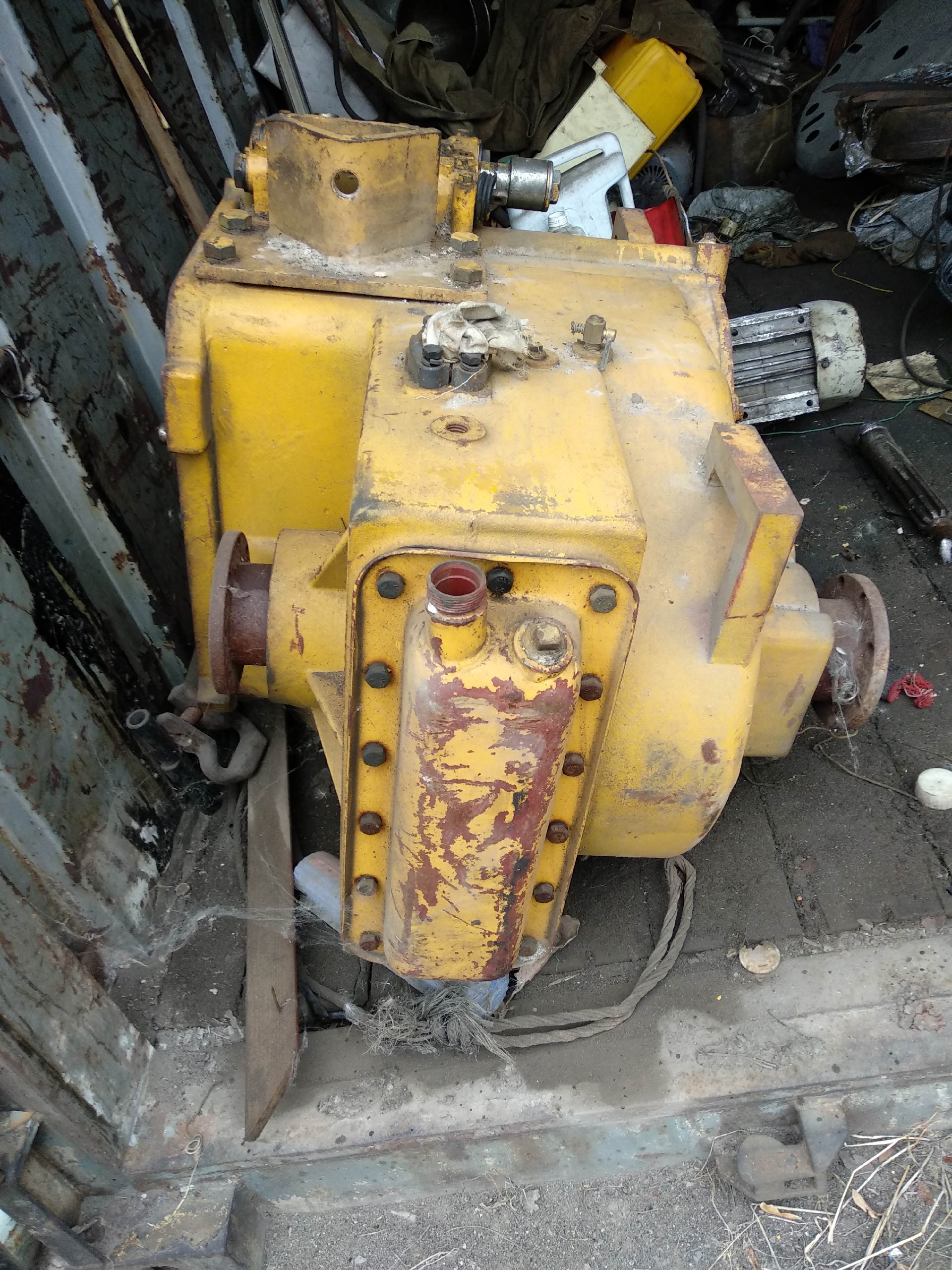 Запчасти для фронтальных погрузчиков Предлагаются (2)