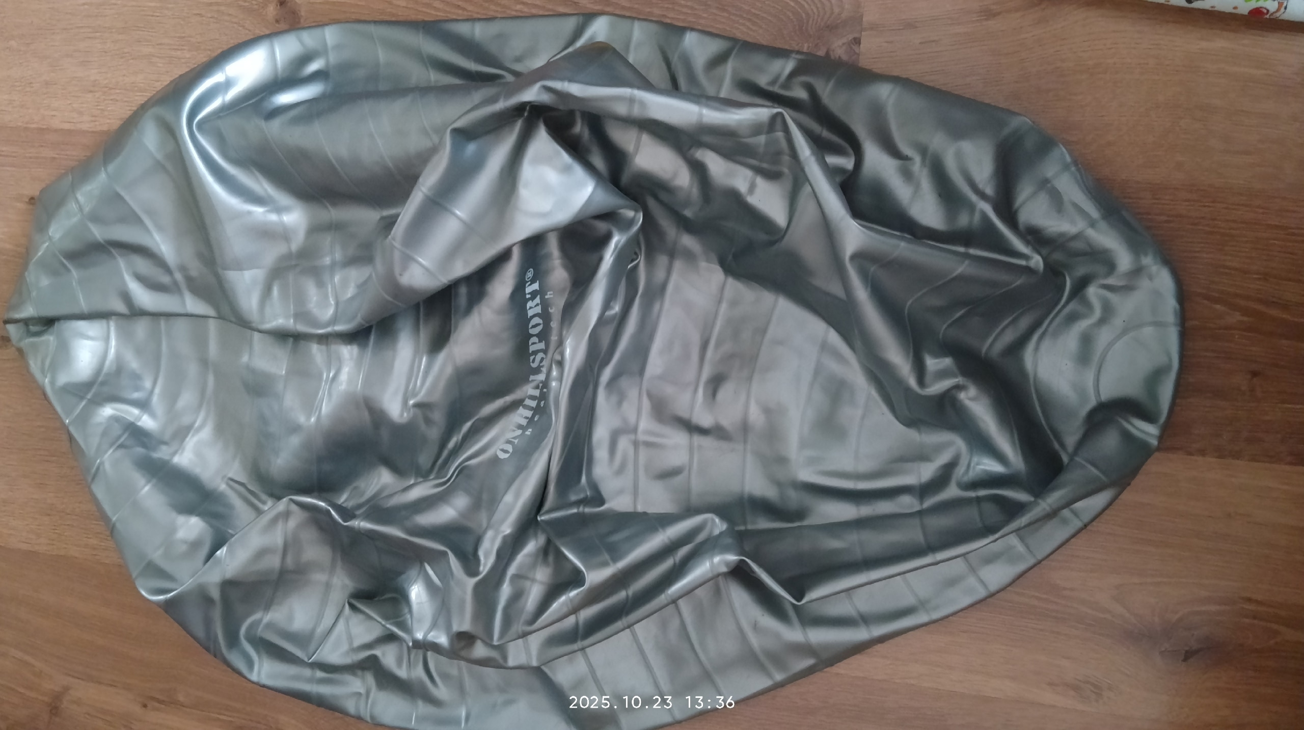 Продается детская кроватка с маятником (2)