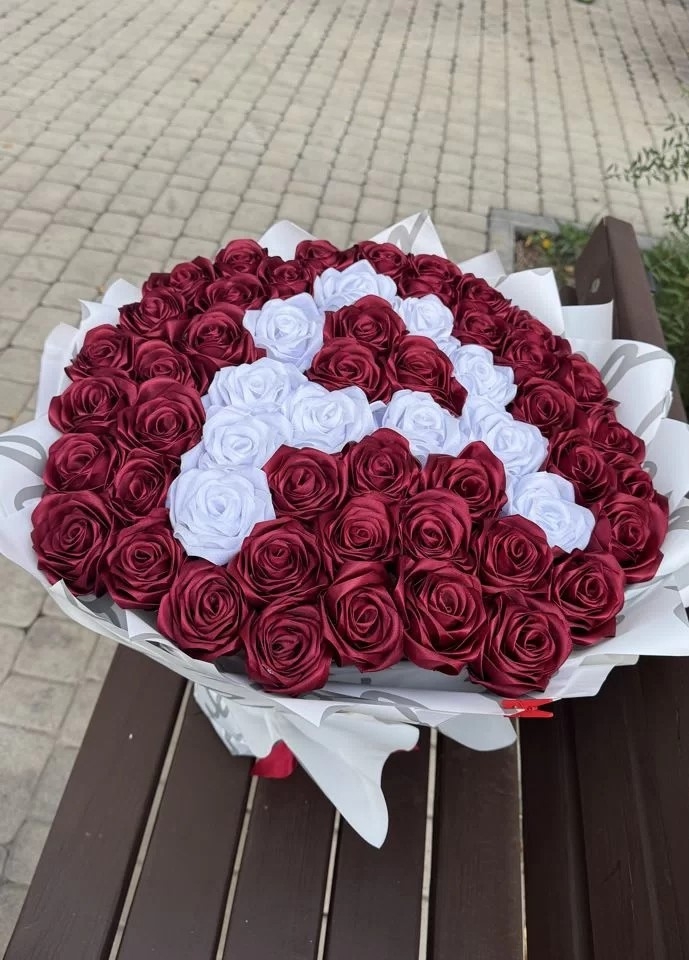 Дарья создает уникальные букеты вручную. (1)