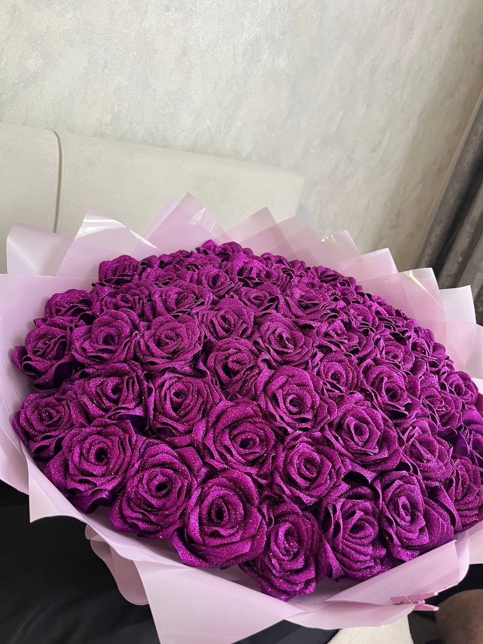 Дарья создает уникальные букеты вручную.