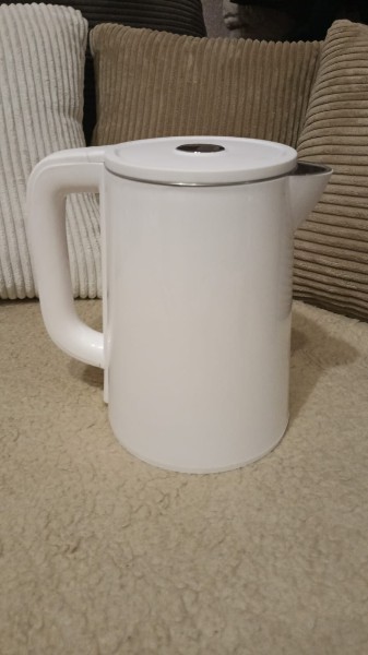 **Электрочайники с Алисой на выбор** (2)