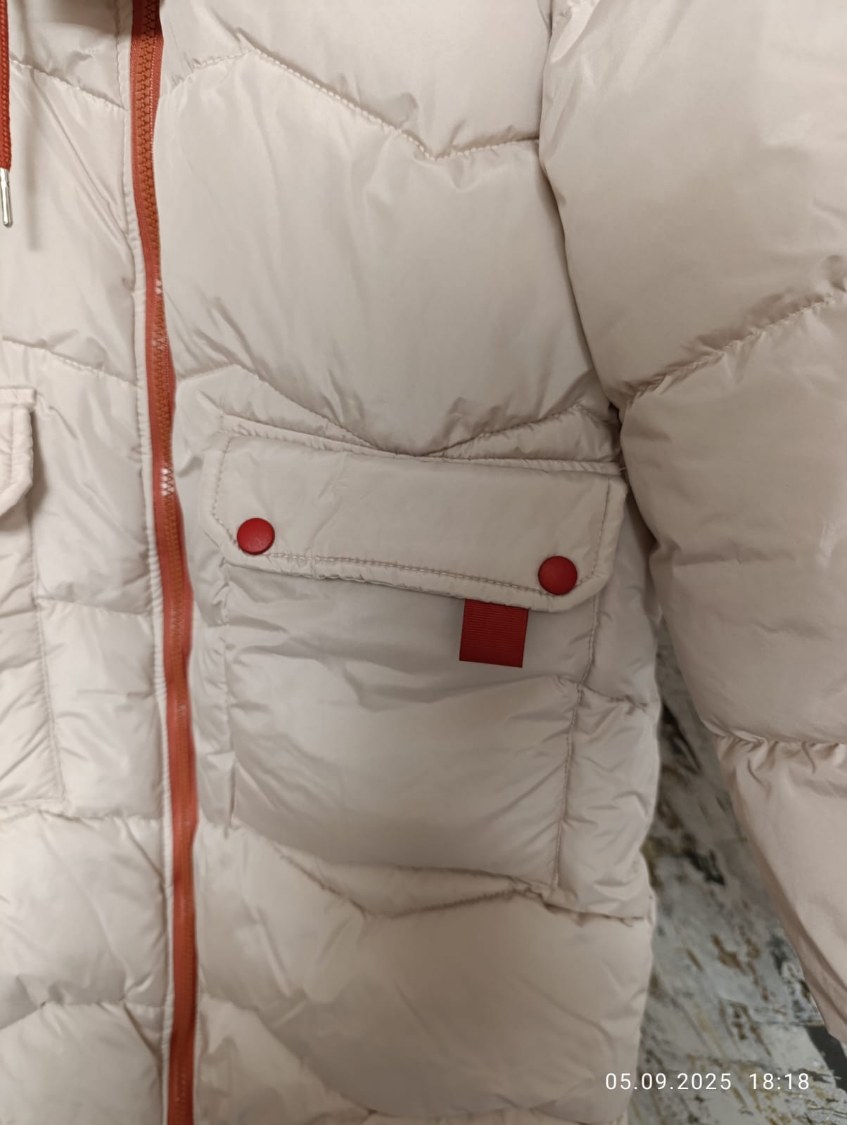 Продажа нового пуховика: размер 54 (3)