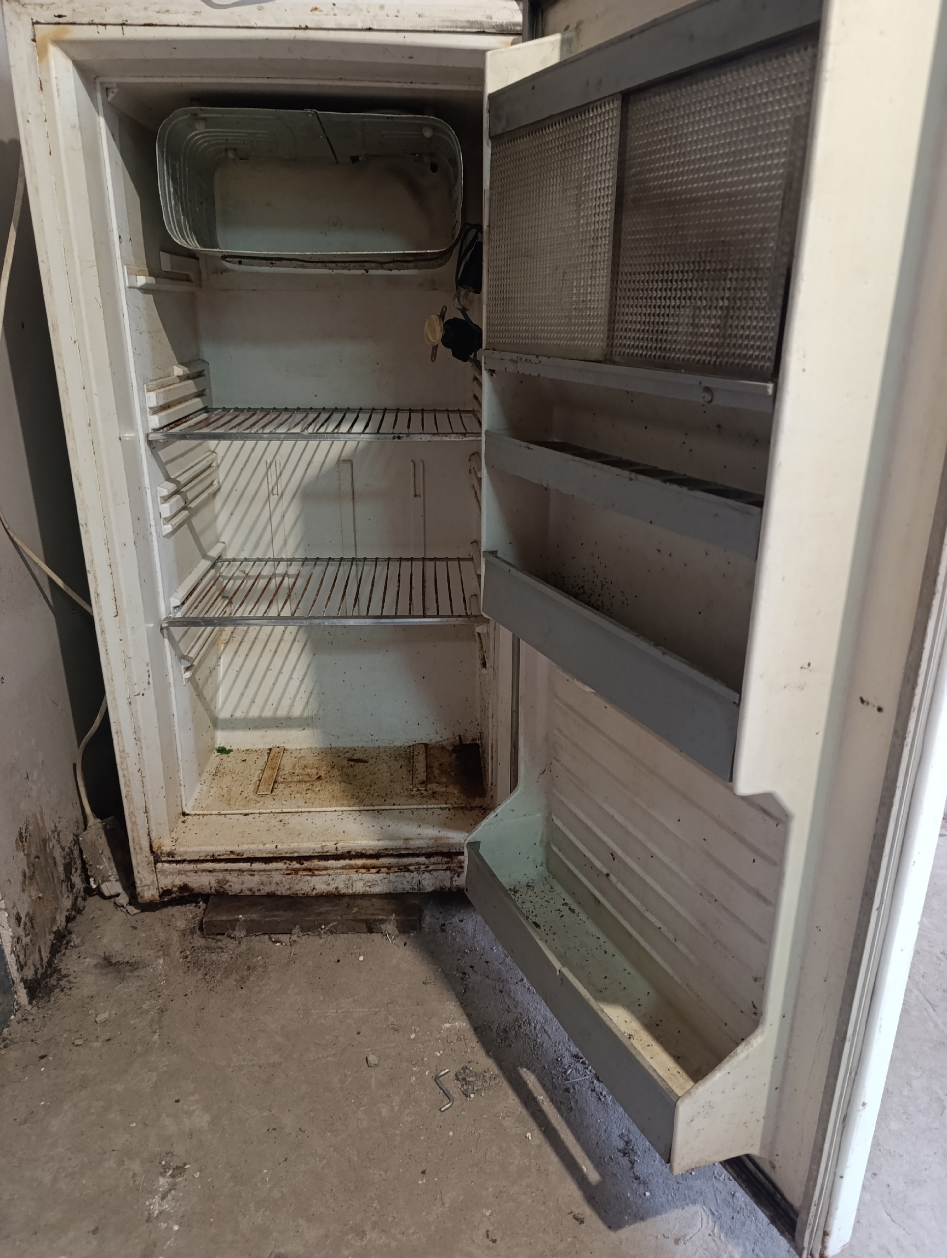 Продажа стиральной машины и холодильника (2)