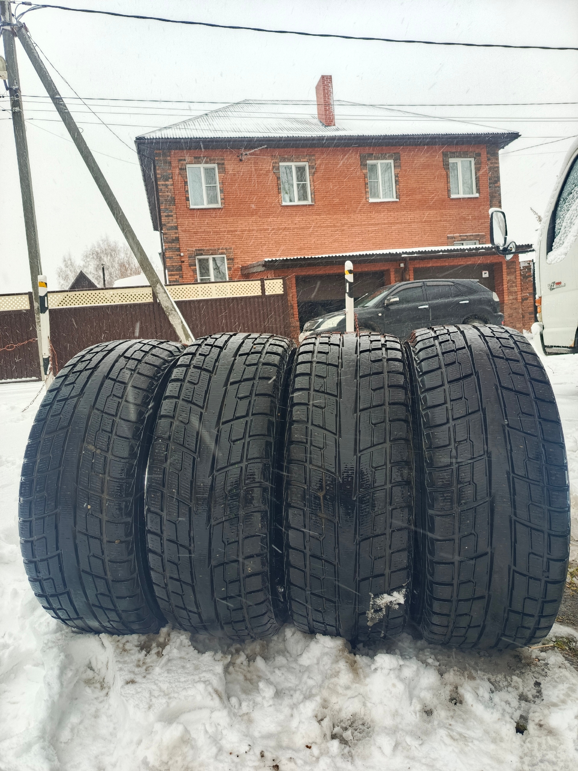 Резина для Toyota Harrier 2 (2)