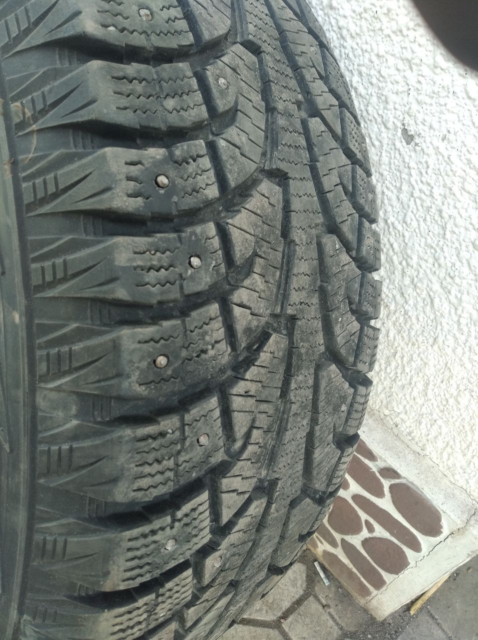 Продажа резины в Донецке Продаётся (1)