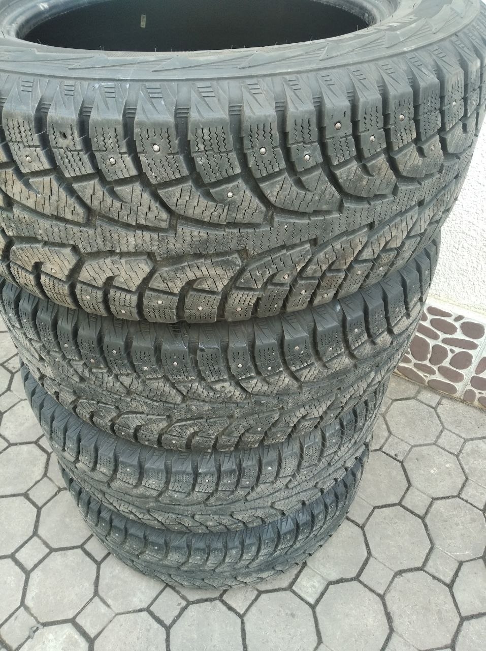 Продажа резины в Донецке Продаётся