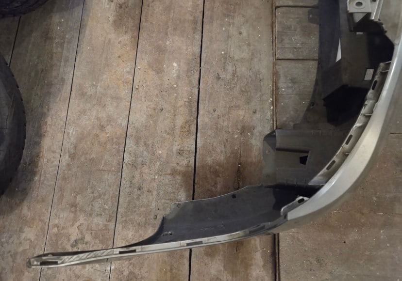 Продажа переднего бампера для Subaru (3)