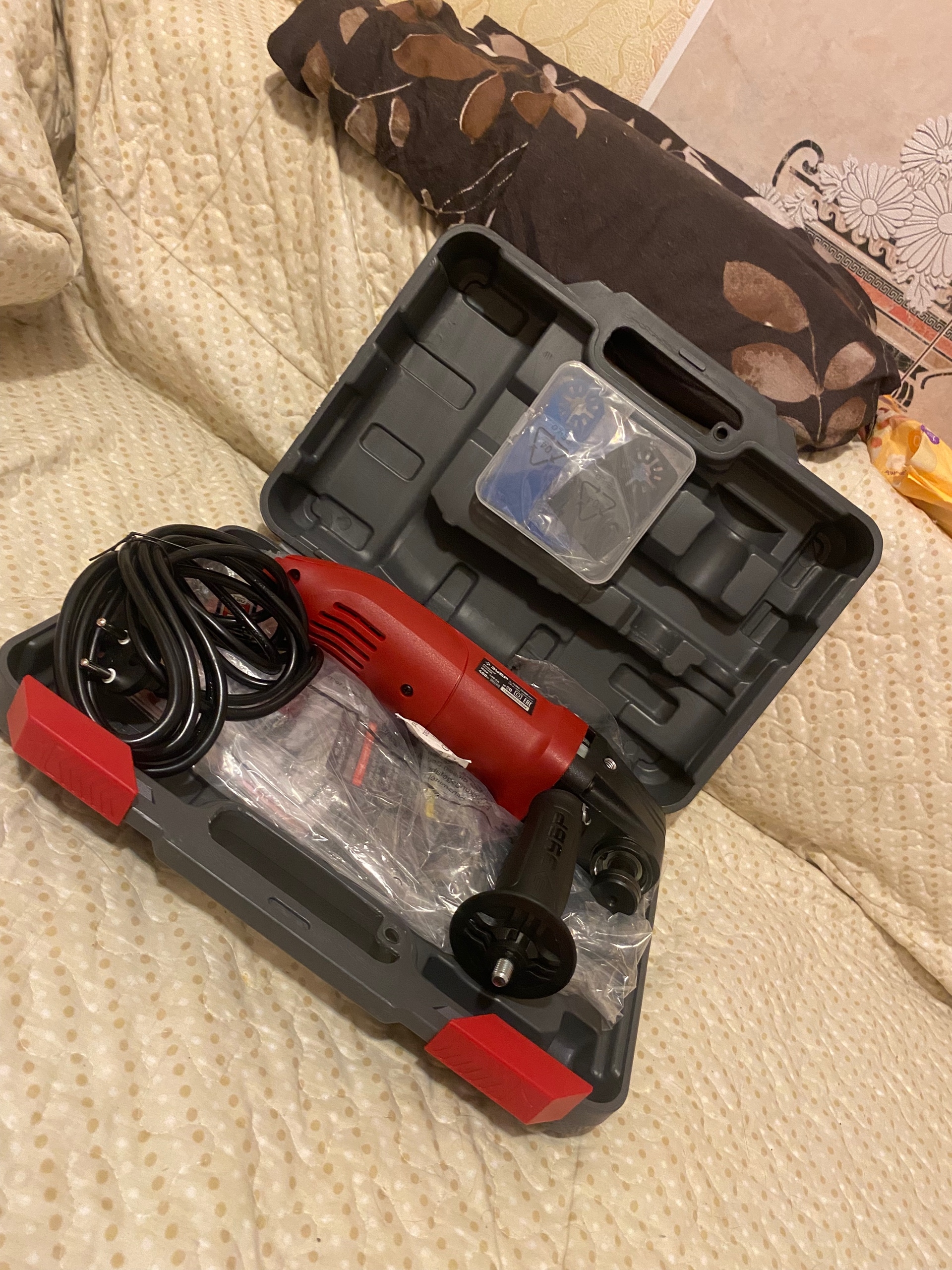 Реноватор ЗУБР МФИ-400 КН на