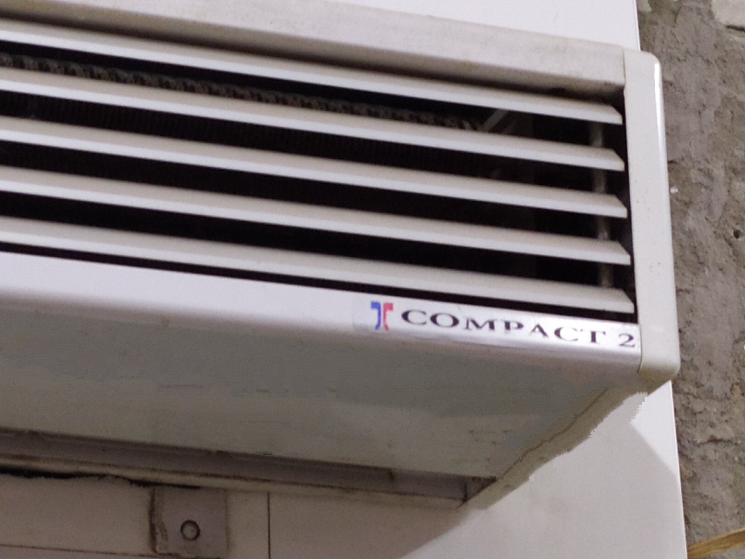 Продам трехфазную воздушно-тепловую завесу Предлагается (2)