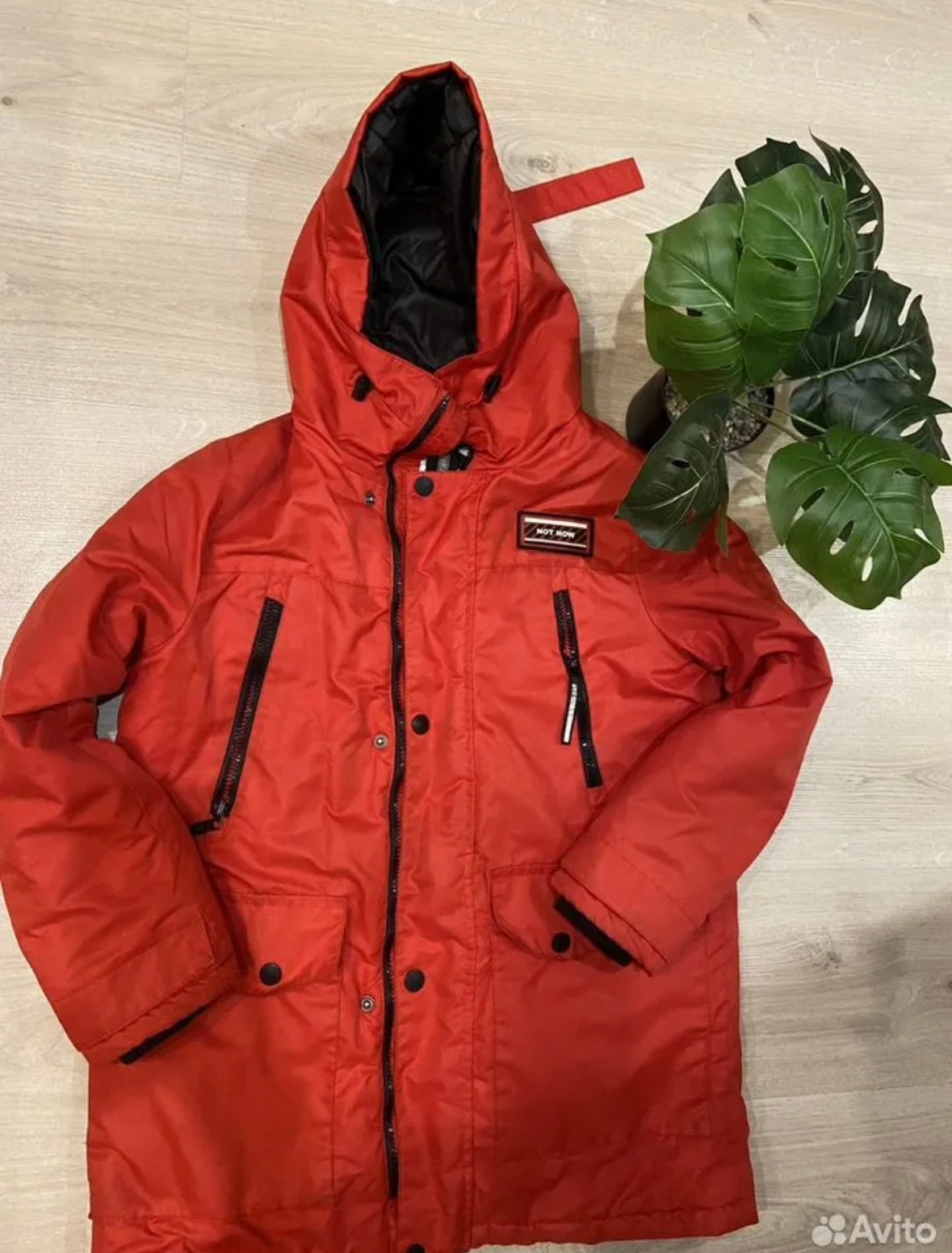 Горячее предложение: продам пуховик Превосходный