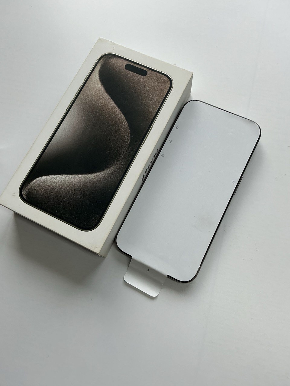Продаю iPhone 15 Pro 256 (3)