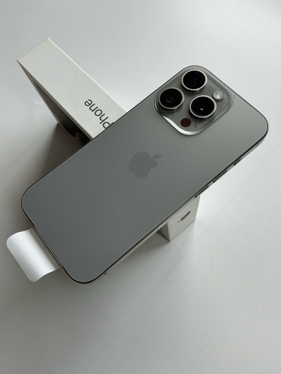 Продаю iPhone 15 Pro 256