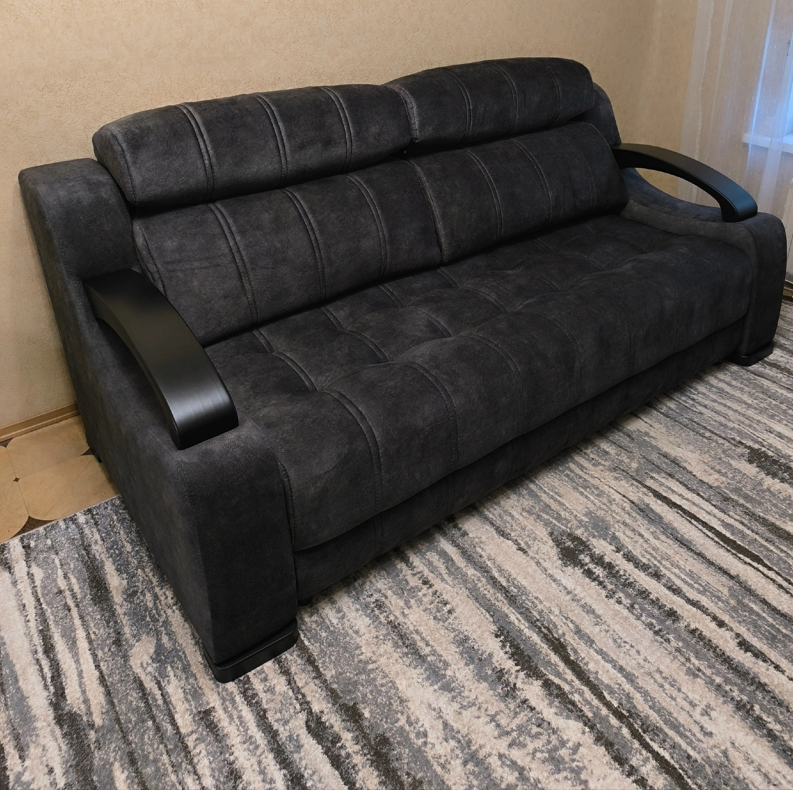 Шикарный массивный диван по доступной