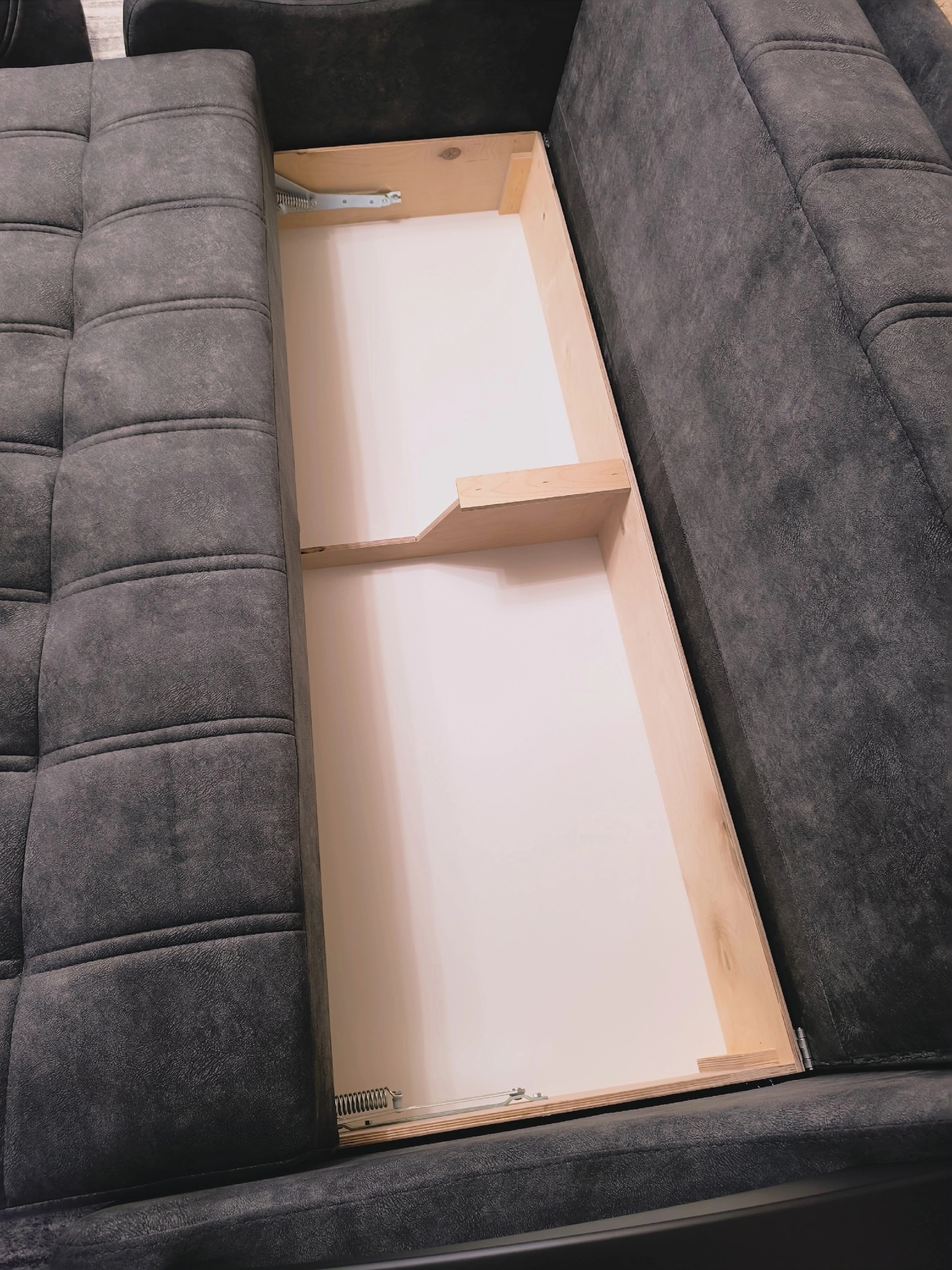 Шикарный массивный диван по доступной (2)