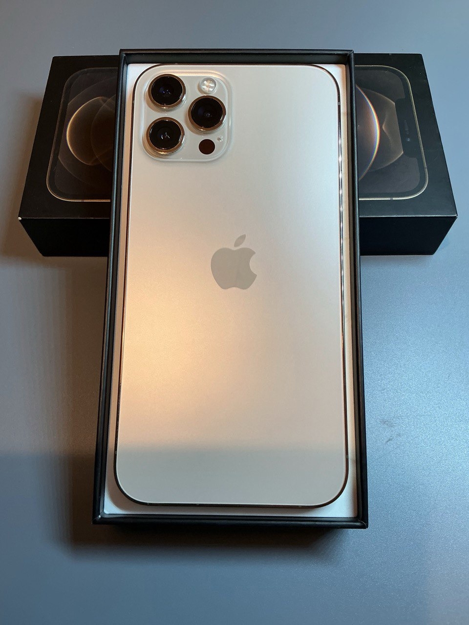 Продажа iPhone 12 Pro Max (2)