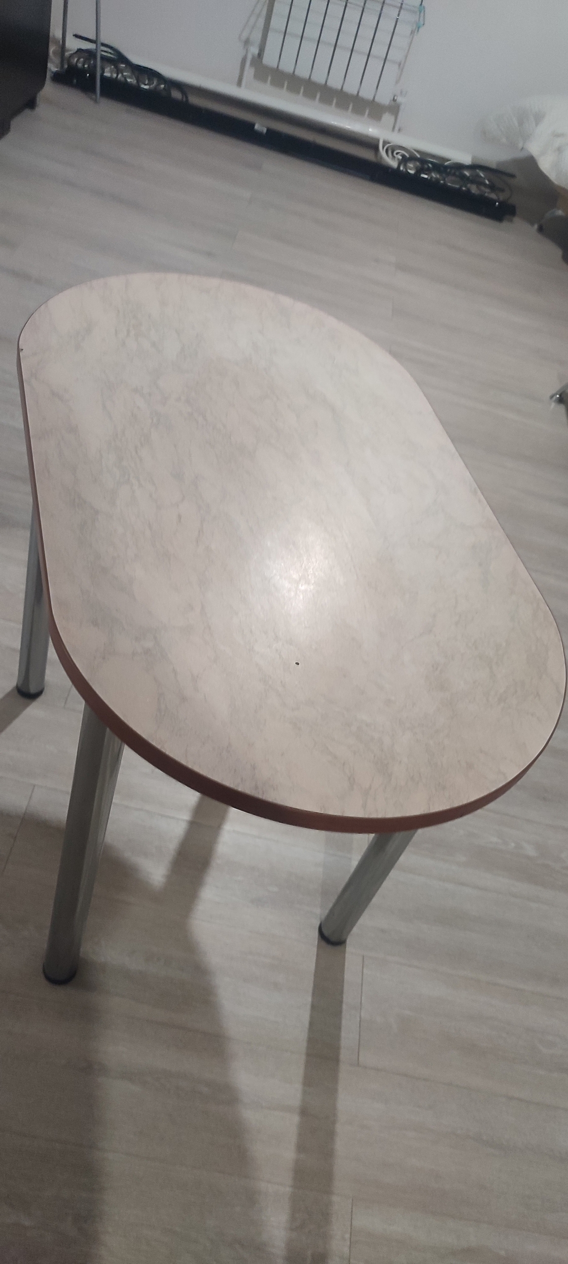 Б/у кухонный стол по выгодной