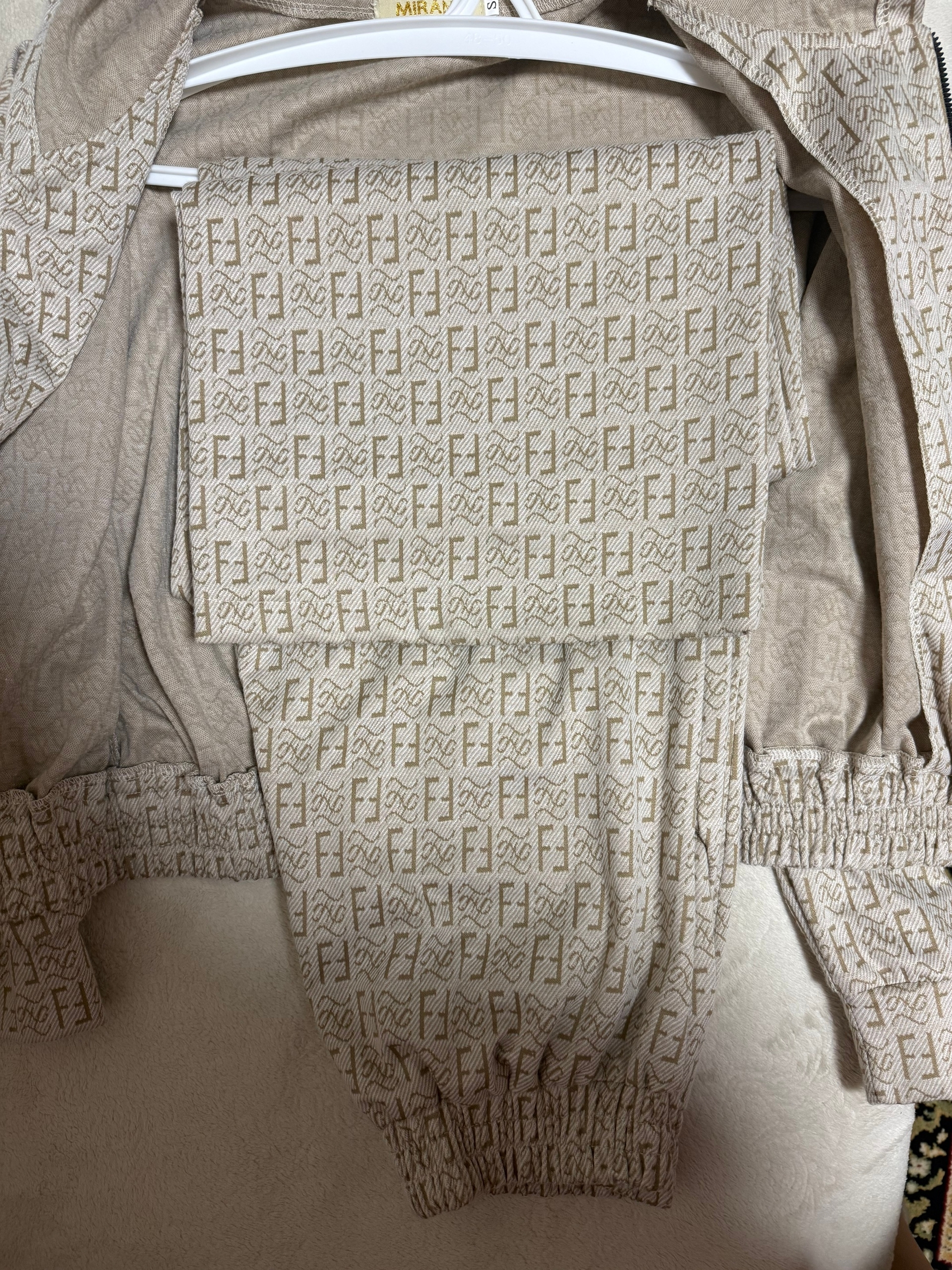 Спортивный костюм S: новый и (1)