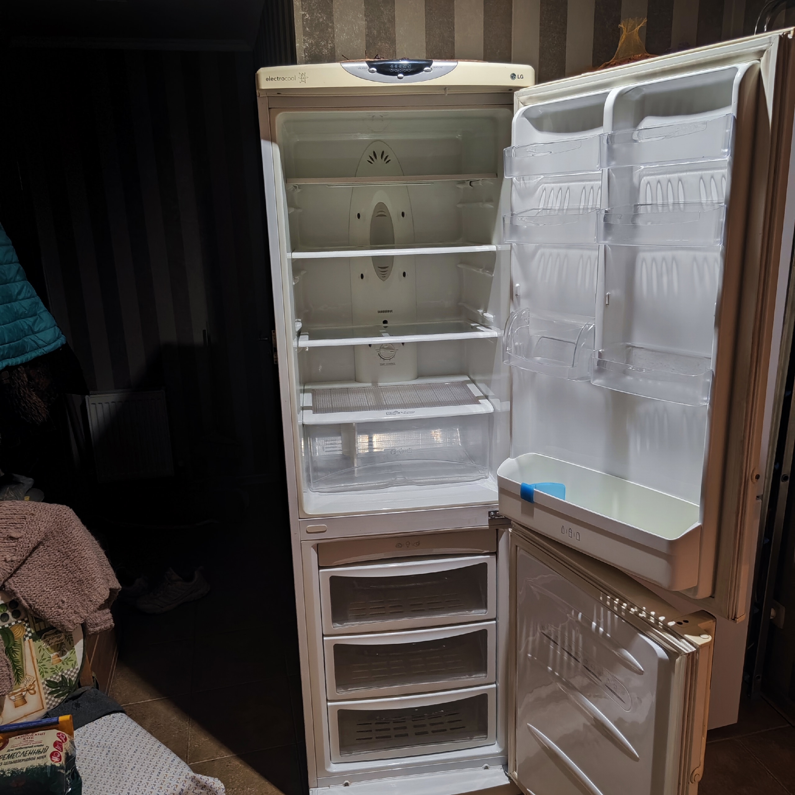 ### Холодильник LG-GR 409, перламутр (4)