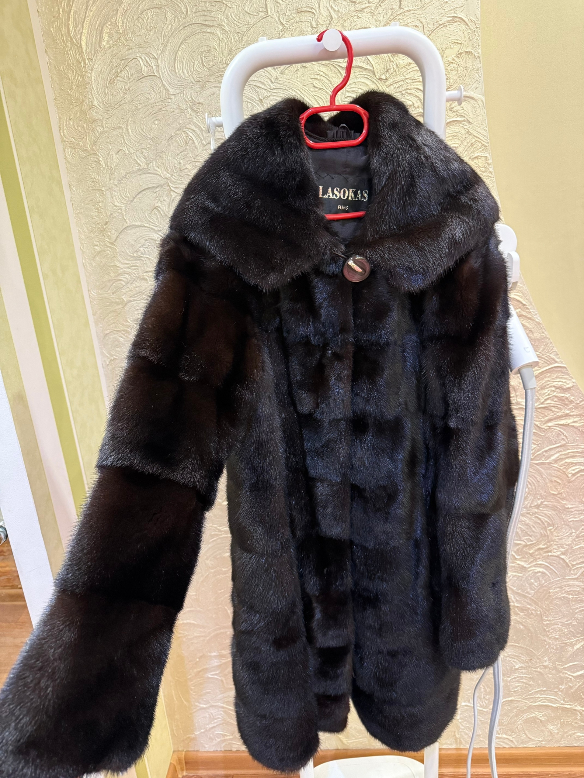 Продажа норковой шубы LASOKAS Предлагается (1)