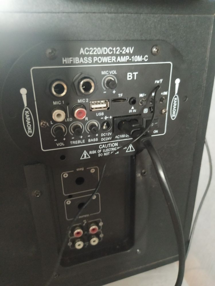 Продажа сабвуфера с двумя колонками (2)