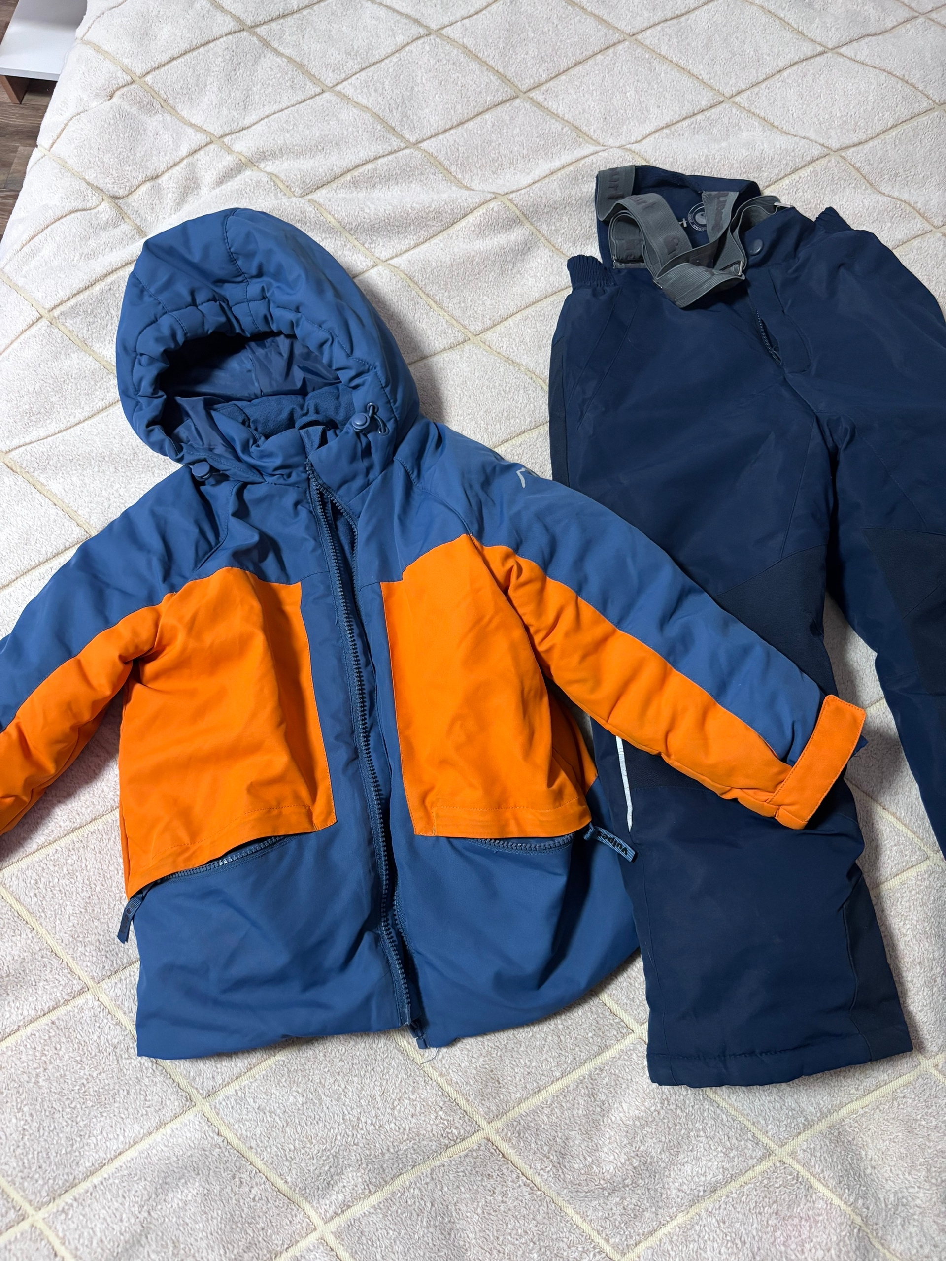 Зимний костюм в отличном состоянии