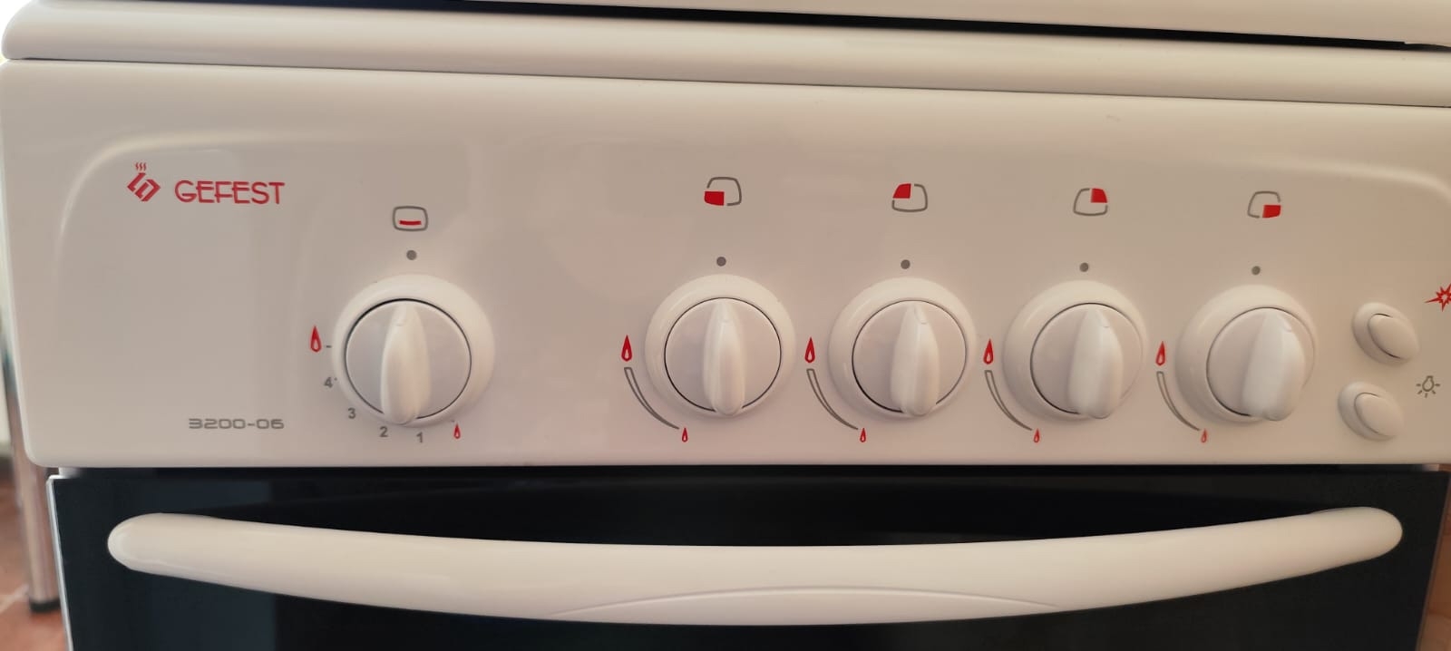 Газовая плита Гефест, новая Предлагается (1)