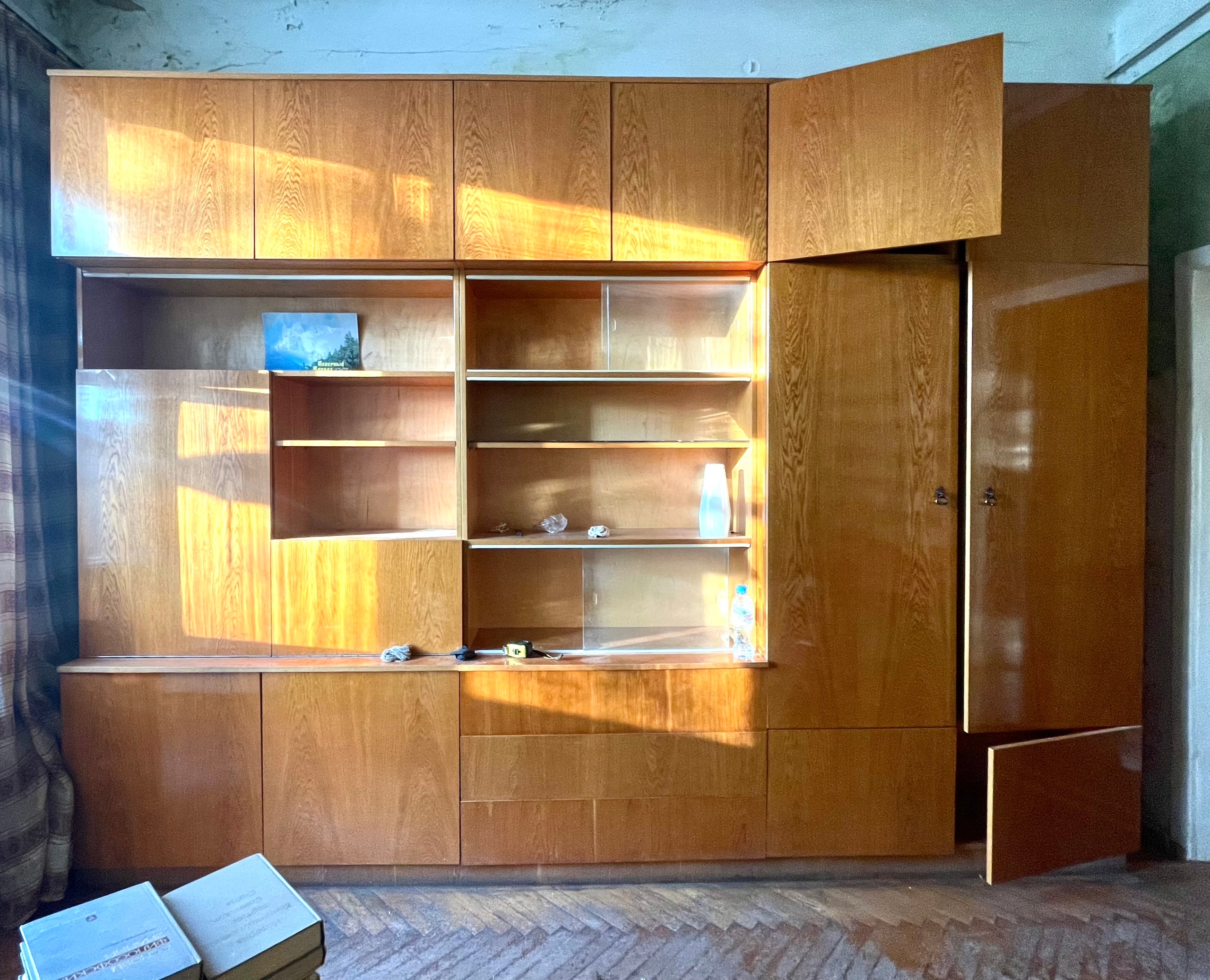 Отдам шкаф в хорошем состоянии.