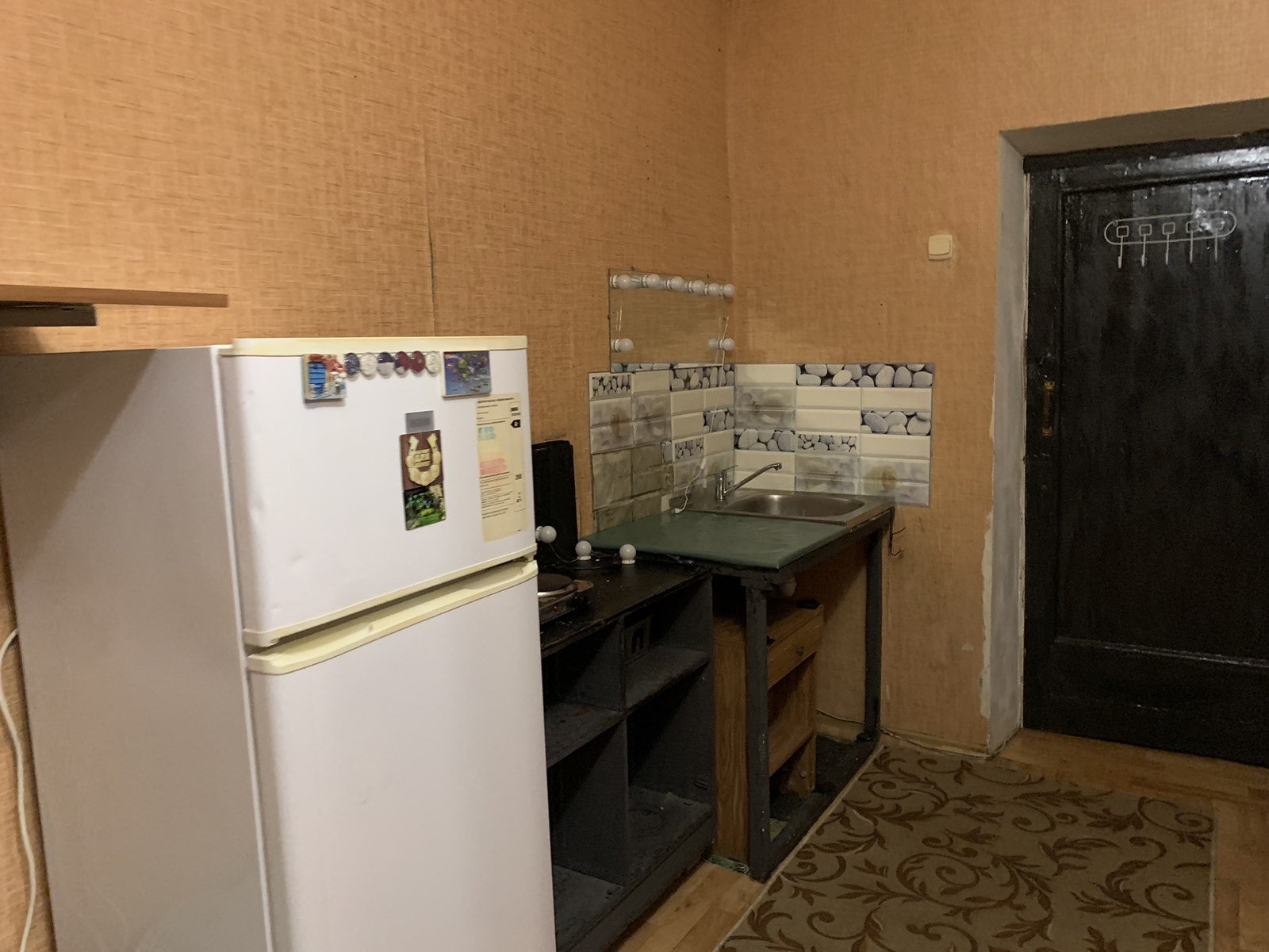 Сдам комнату с мебелью в (4)