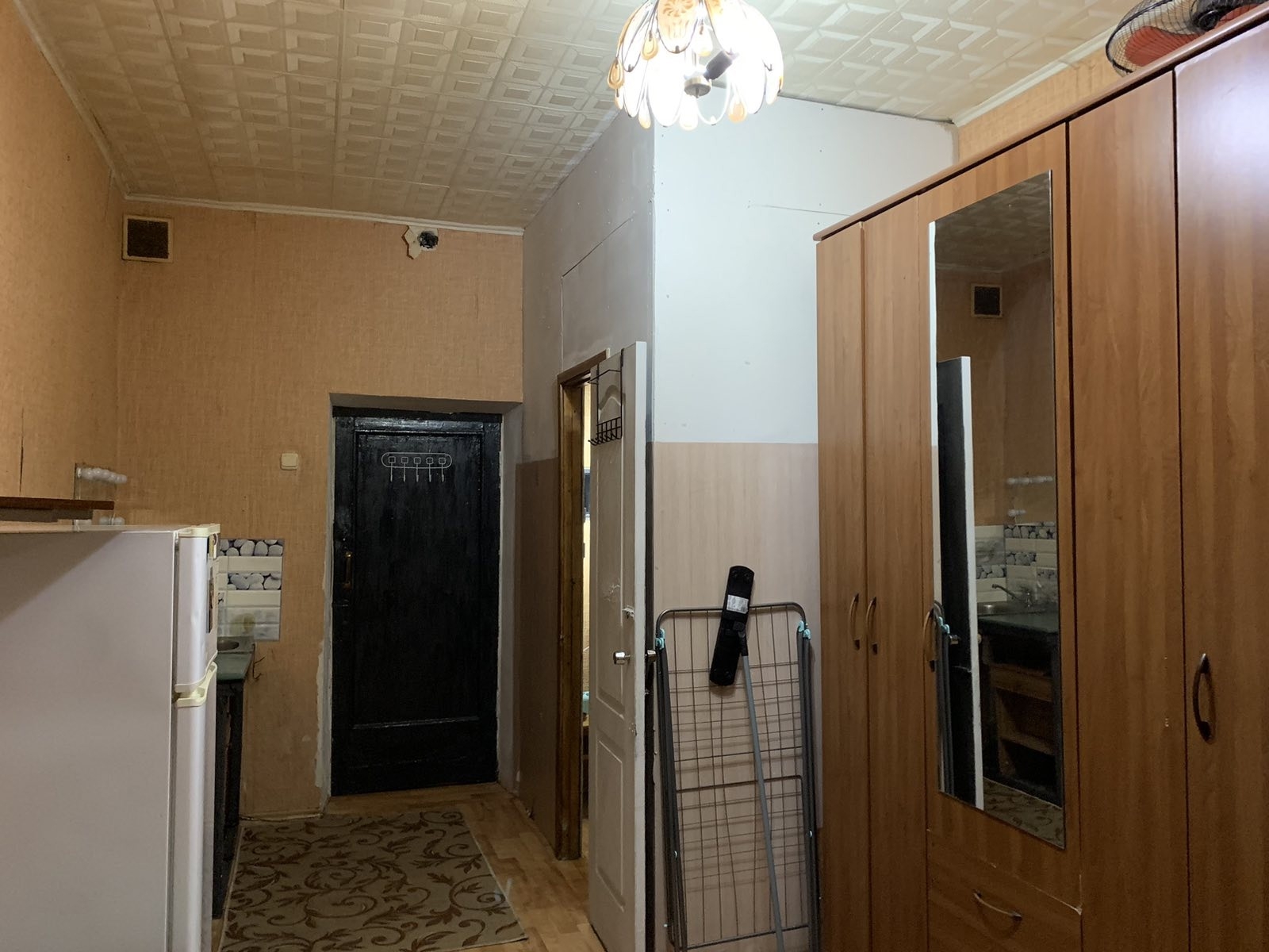 Сдам комнату с мебелью в (6)