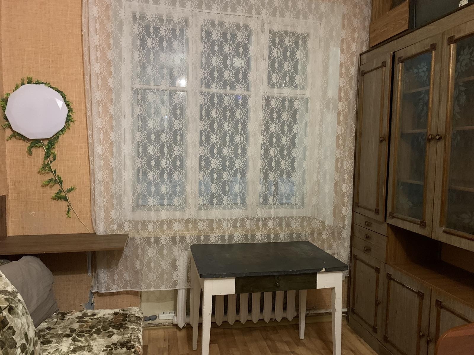 Сдам комнату с мебелью в (2)