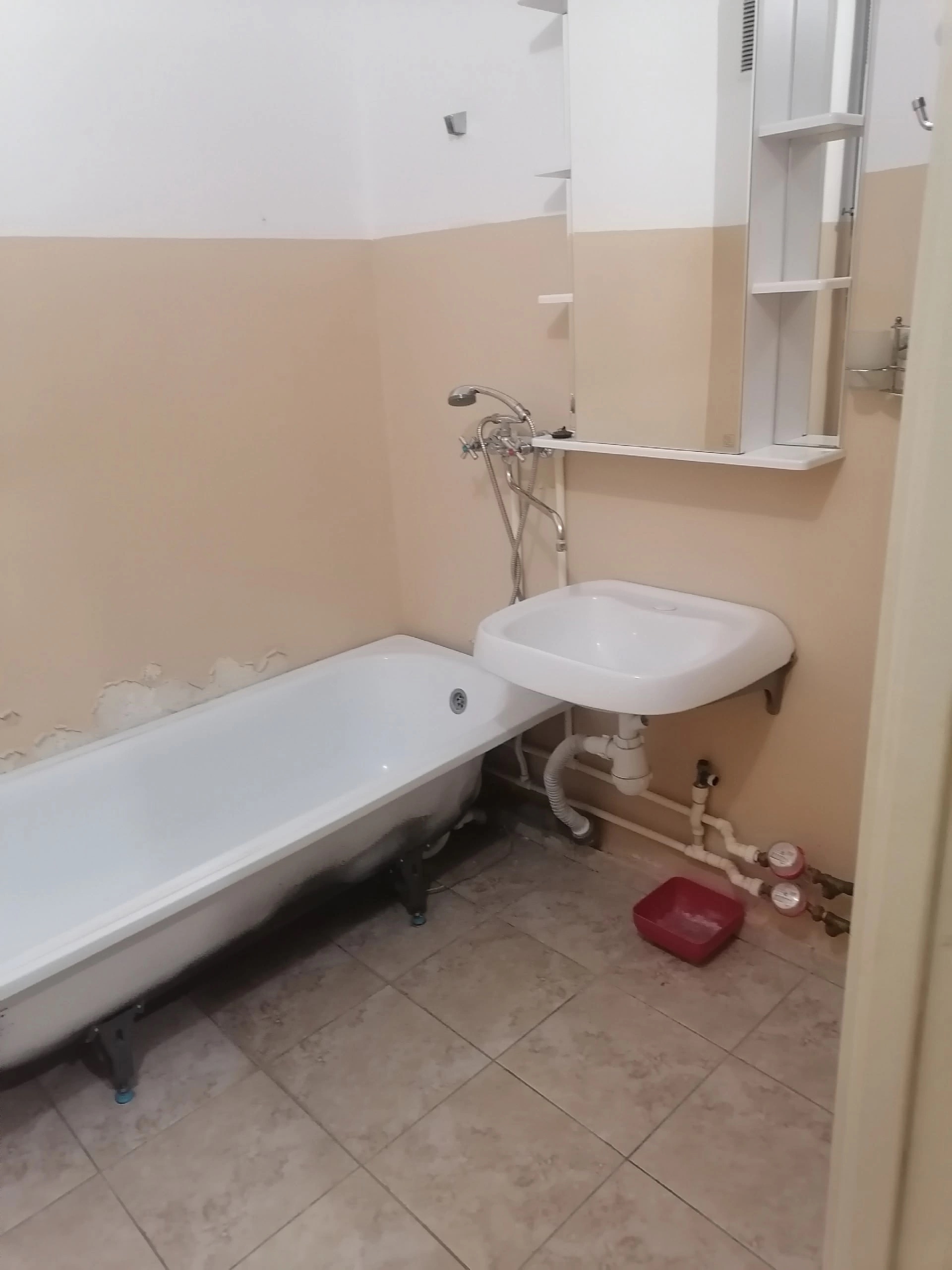 Сдам на длительный срок однокомнатную (5)