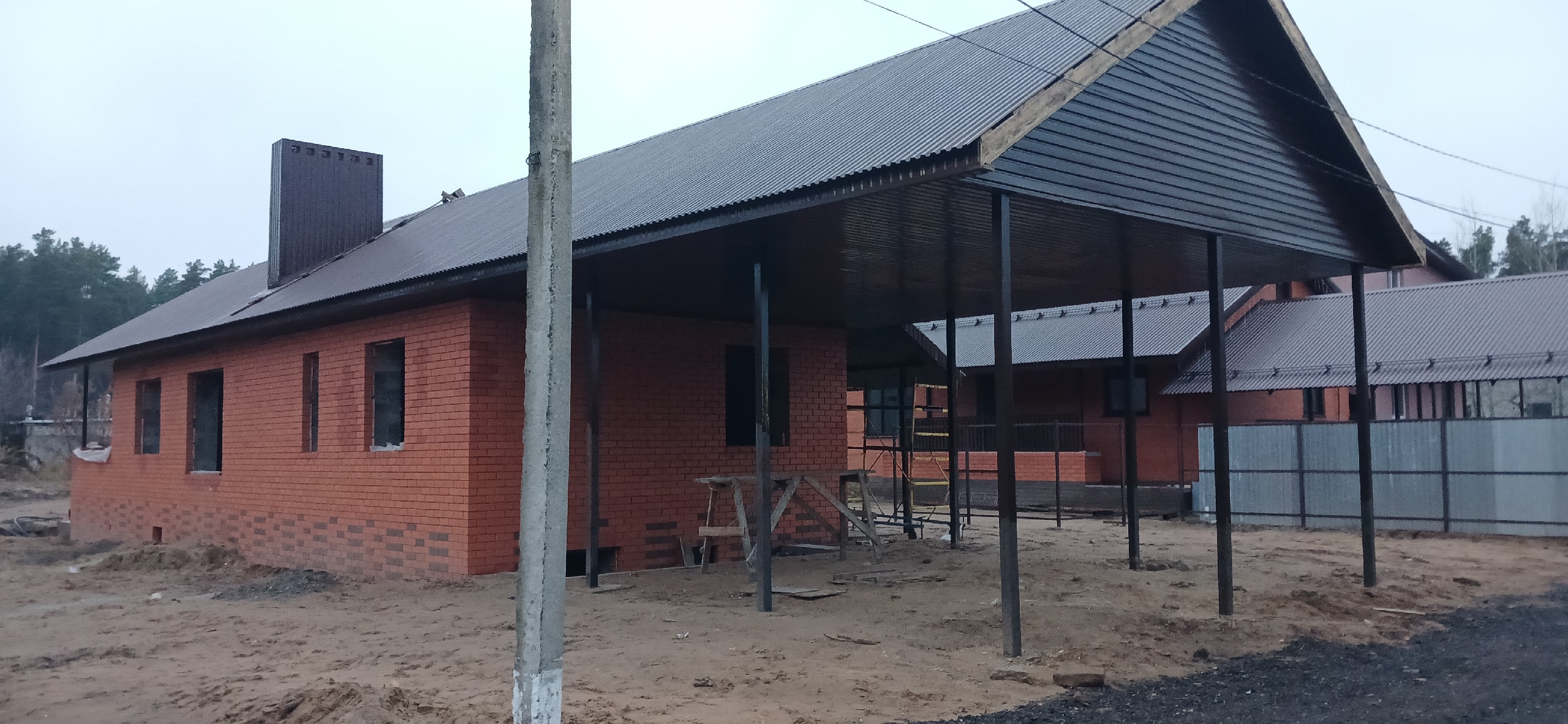 Продаётся коробка нового дома,под крышей, (1)