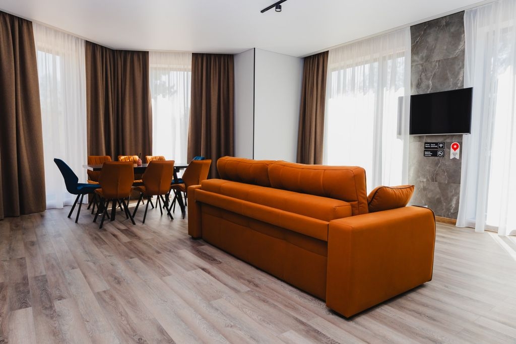 Сдам уютный коттедж, дом плoщaдью (2)