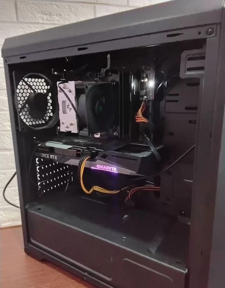 Продам ПК. Находится в Аксае.