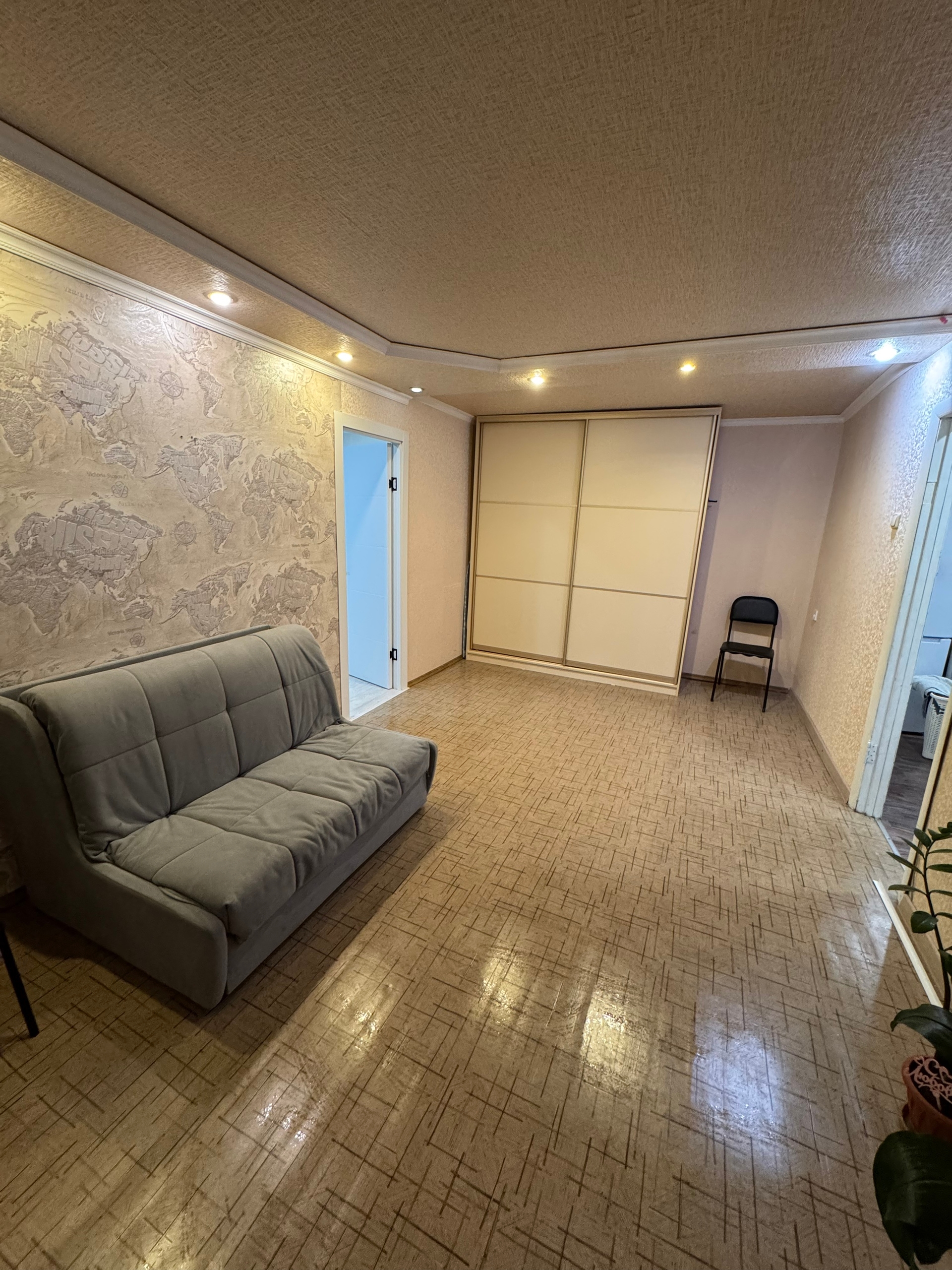 Сдам 2-х комнатную квартиру,в центре (1)