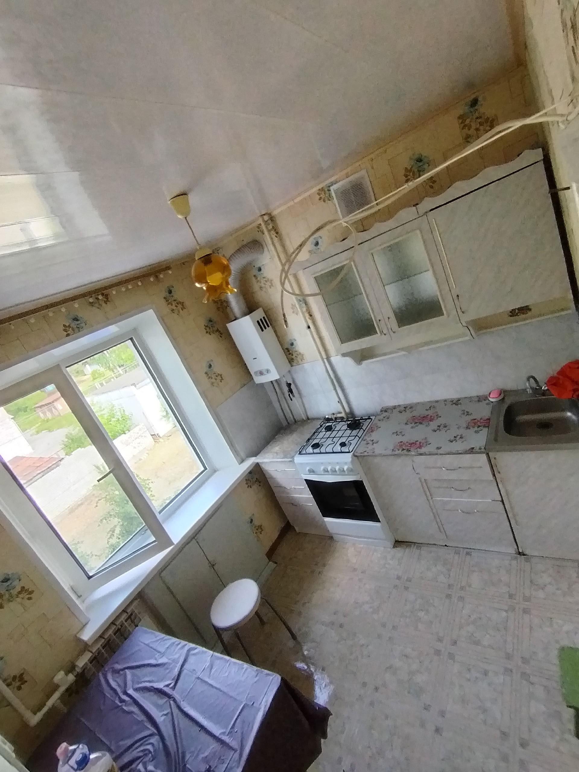 Сдаётся двухкомнатная квартира. Район химмаш.