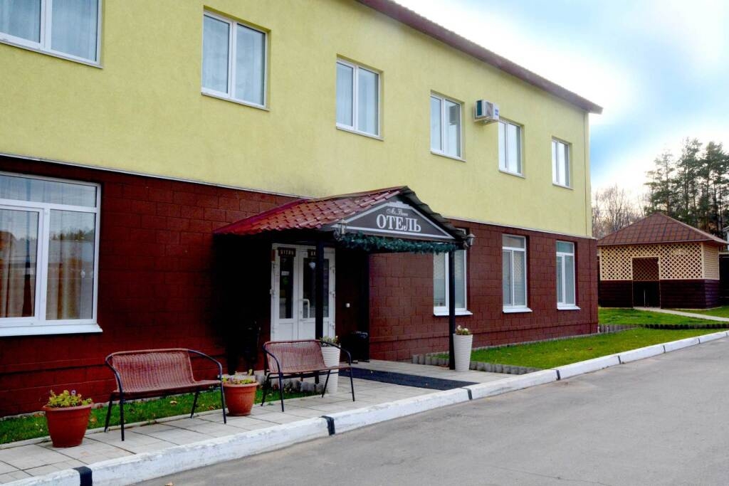 Требуется администратор в отель М.Браун