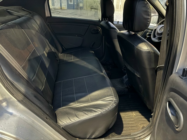 Продам Рено-Логан 2009 год выпуска. (8)