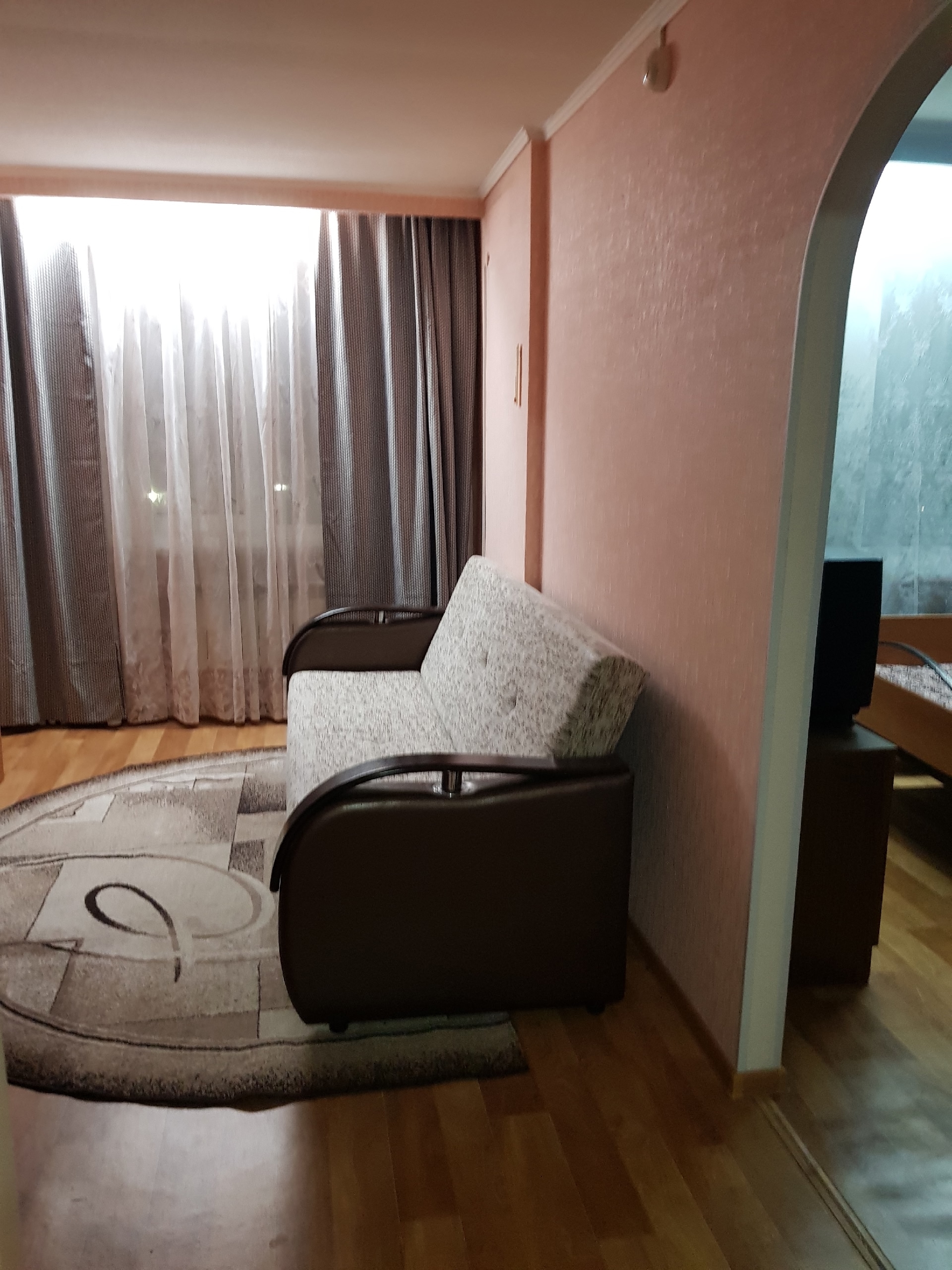 Сдается 2х комнатная квартира с (1)