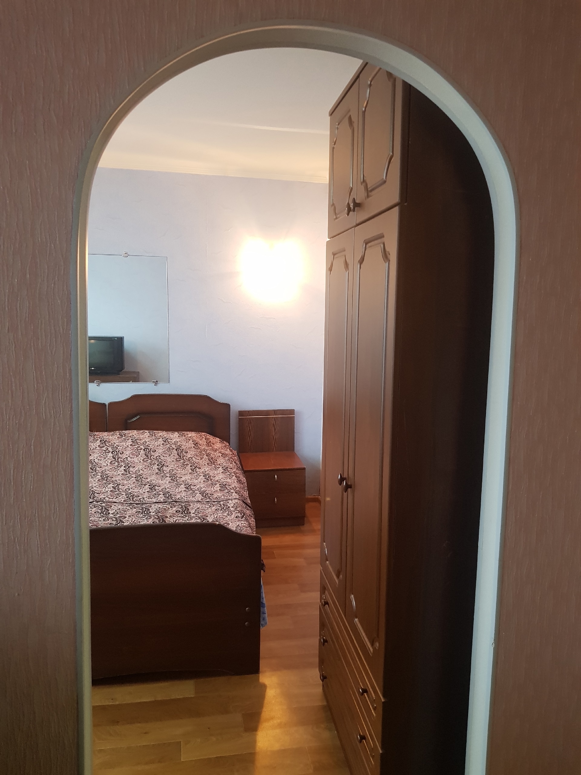 Сдается 2х комнатная квартира с (5)