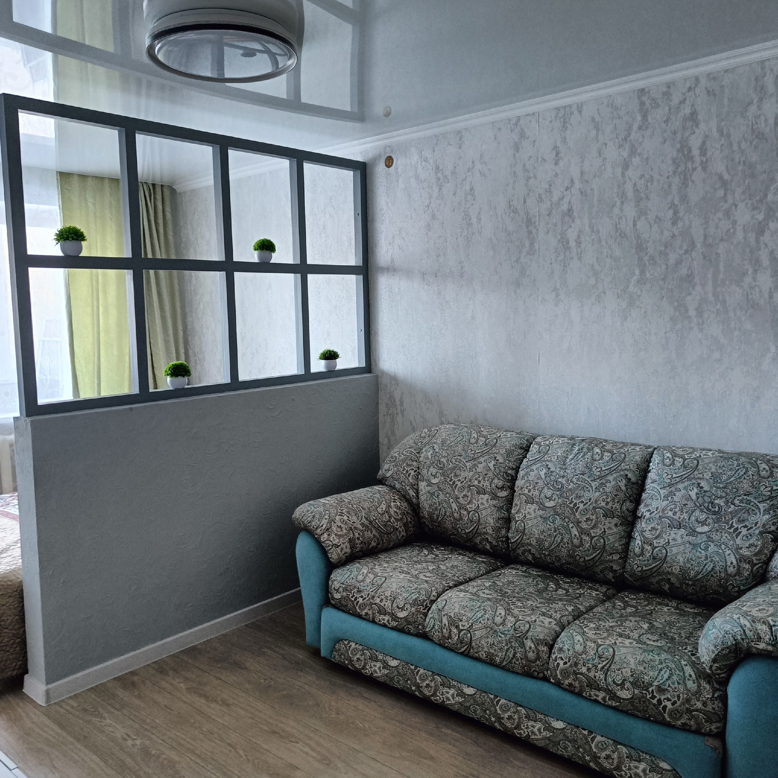 Сдам 2-к квартиру на длительный (1)