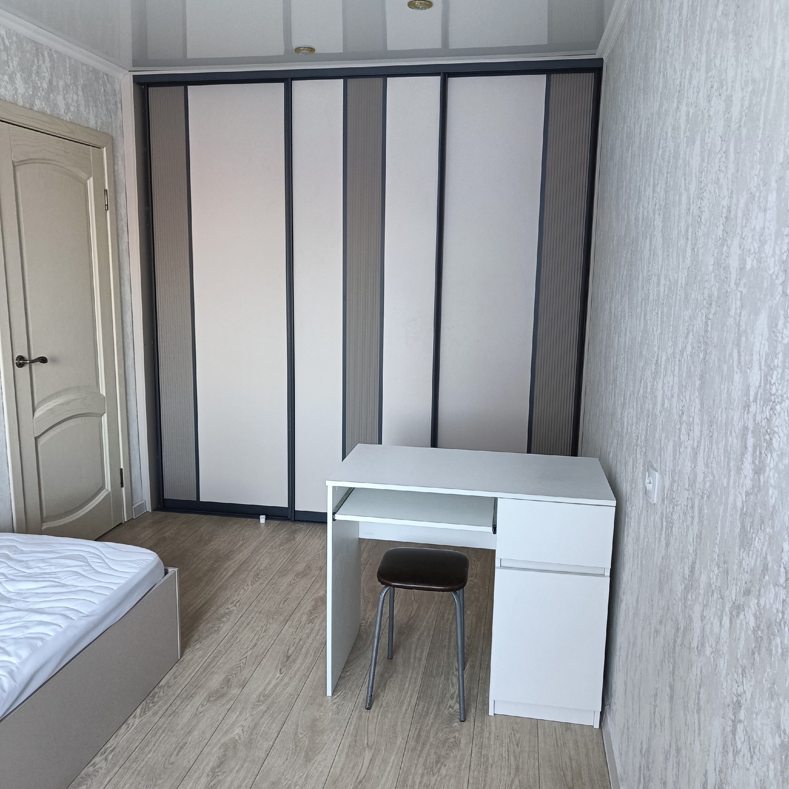 Сдам 2-к квартиру на длительный (9)