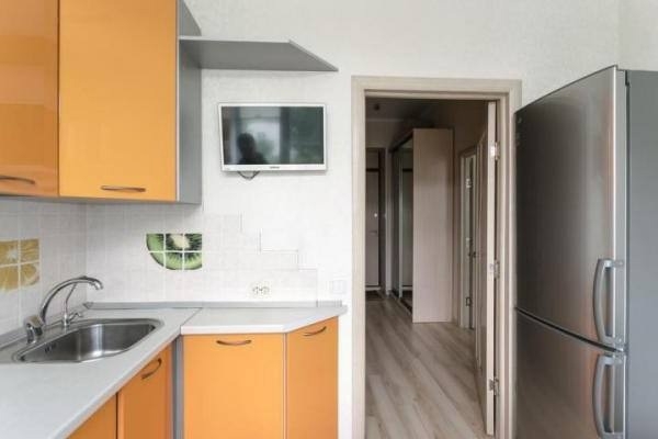 Сдается чистая и светлая однокомнатная (2)