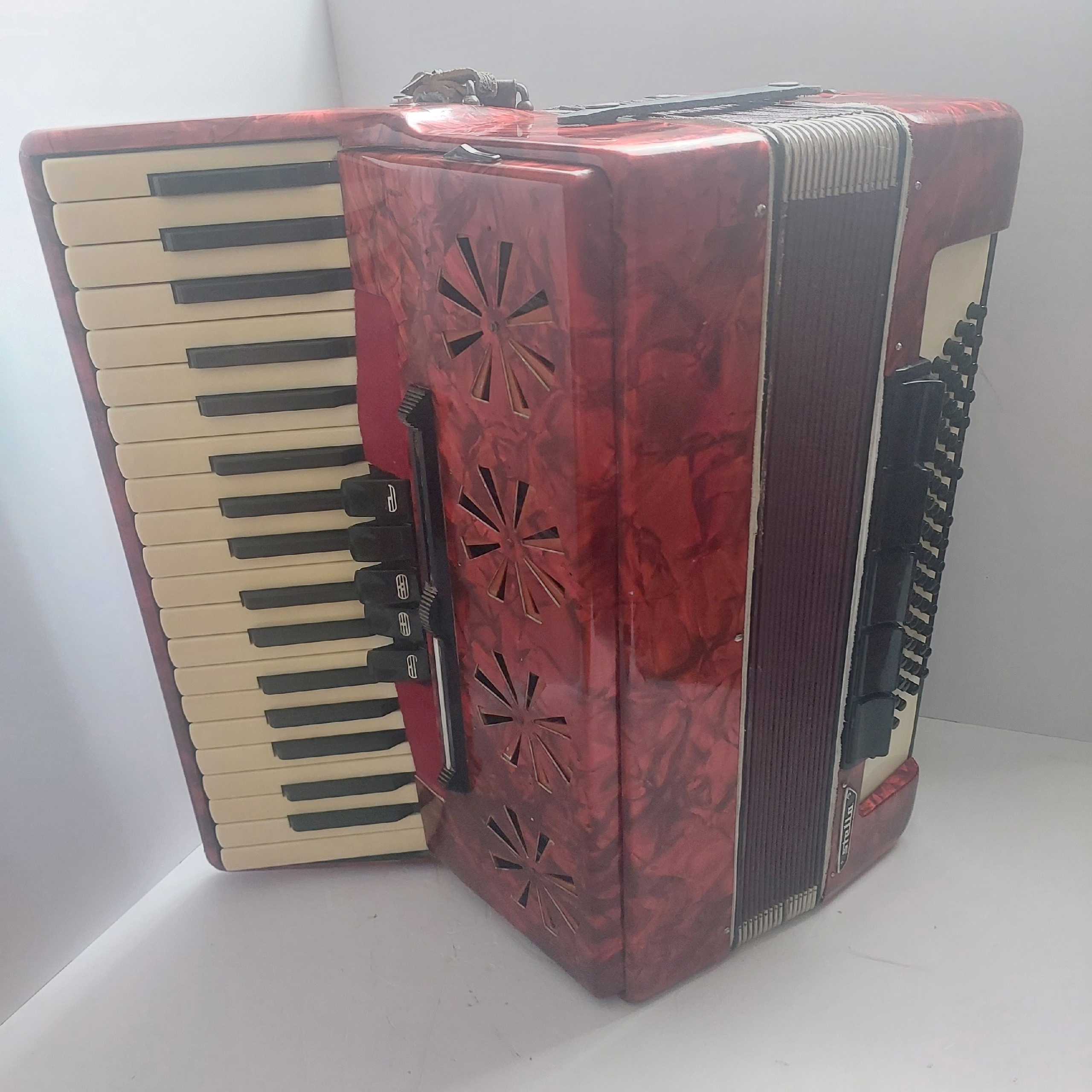 Продаются баян, аккордеон, гармонь после (1)