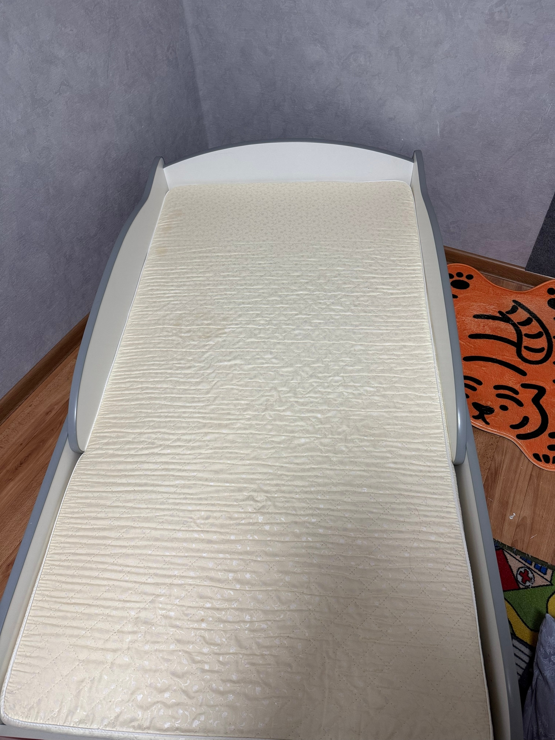 Продам детскую кровать 150 на (5)