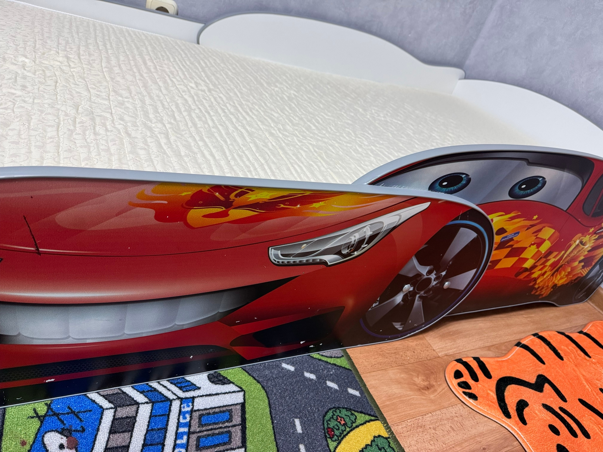 Продам детскую кровать 150 на (3)