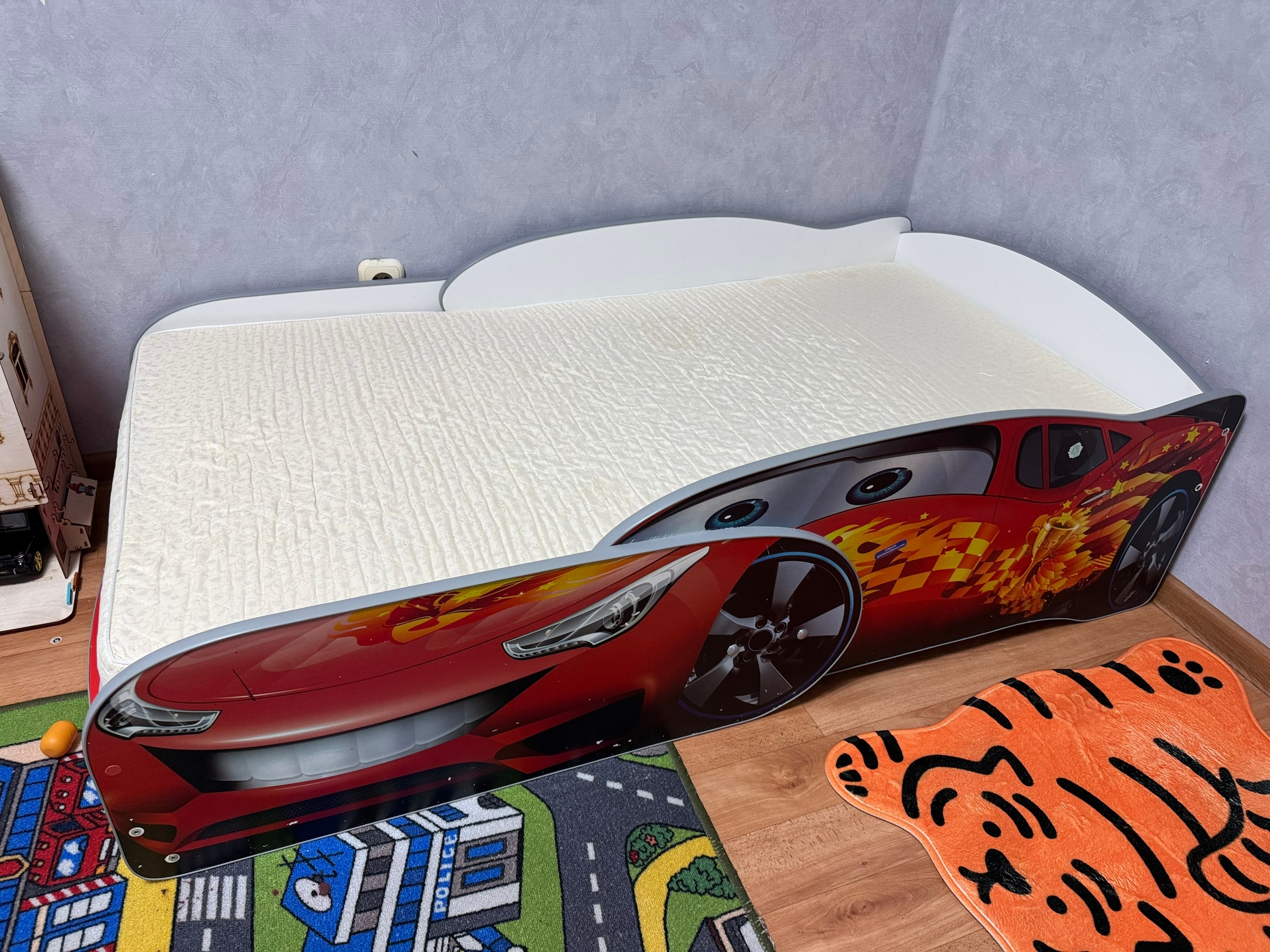 Продам детскую кровать 150 на