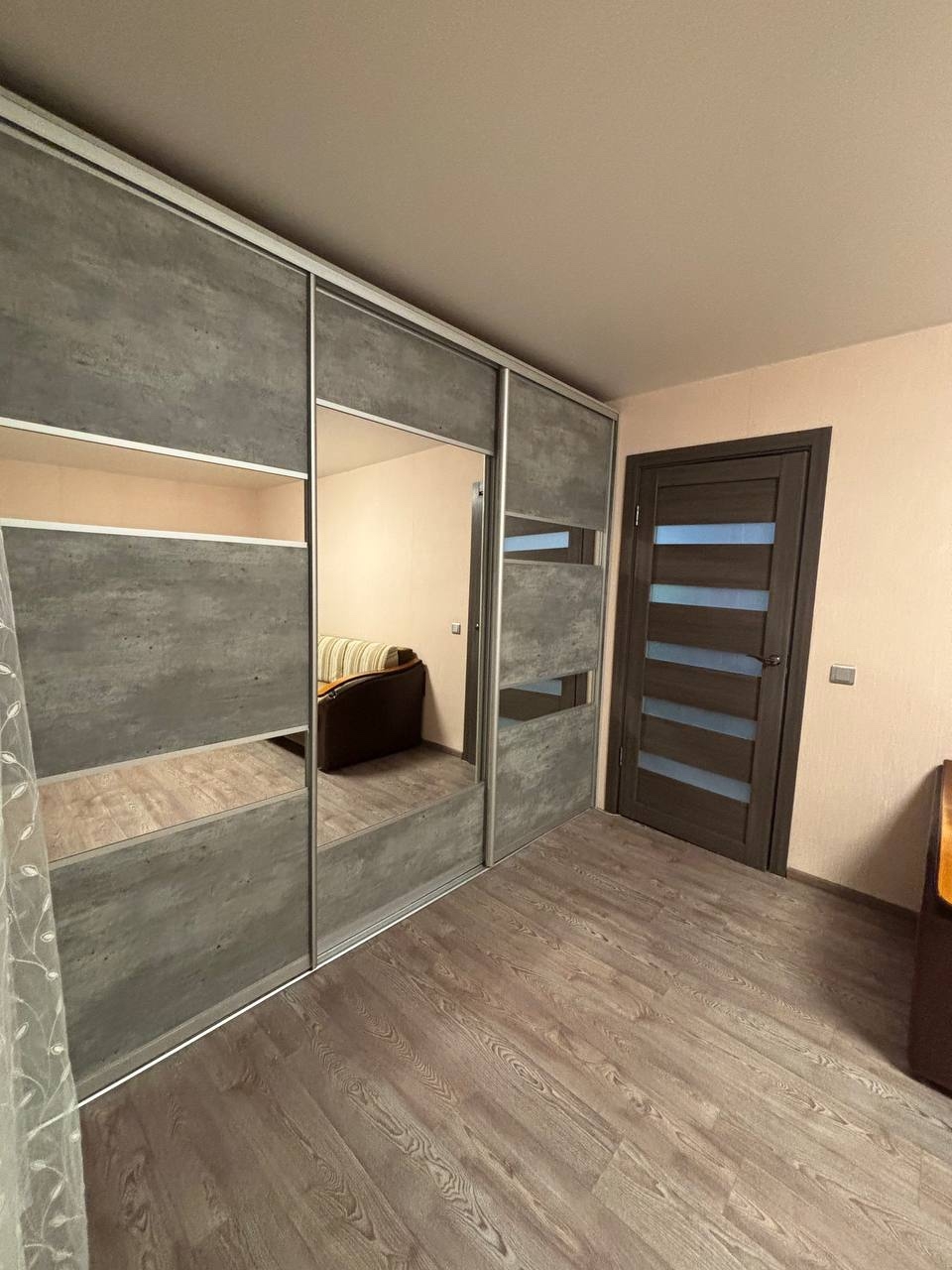 Сдам квартиру в районе порта (4)